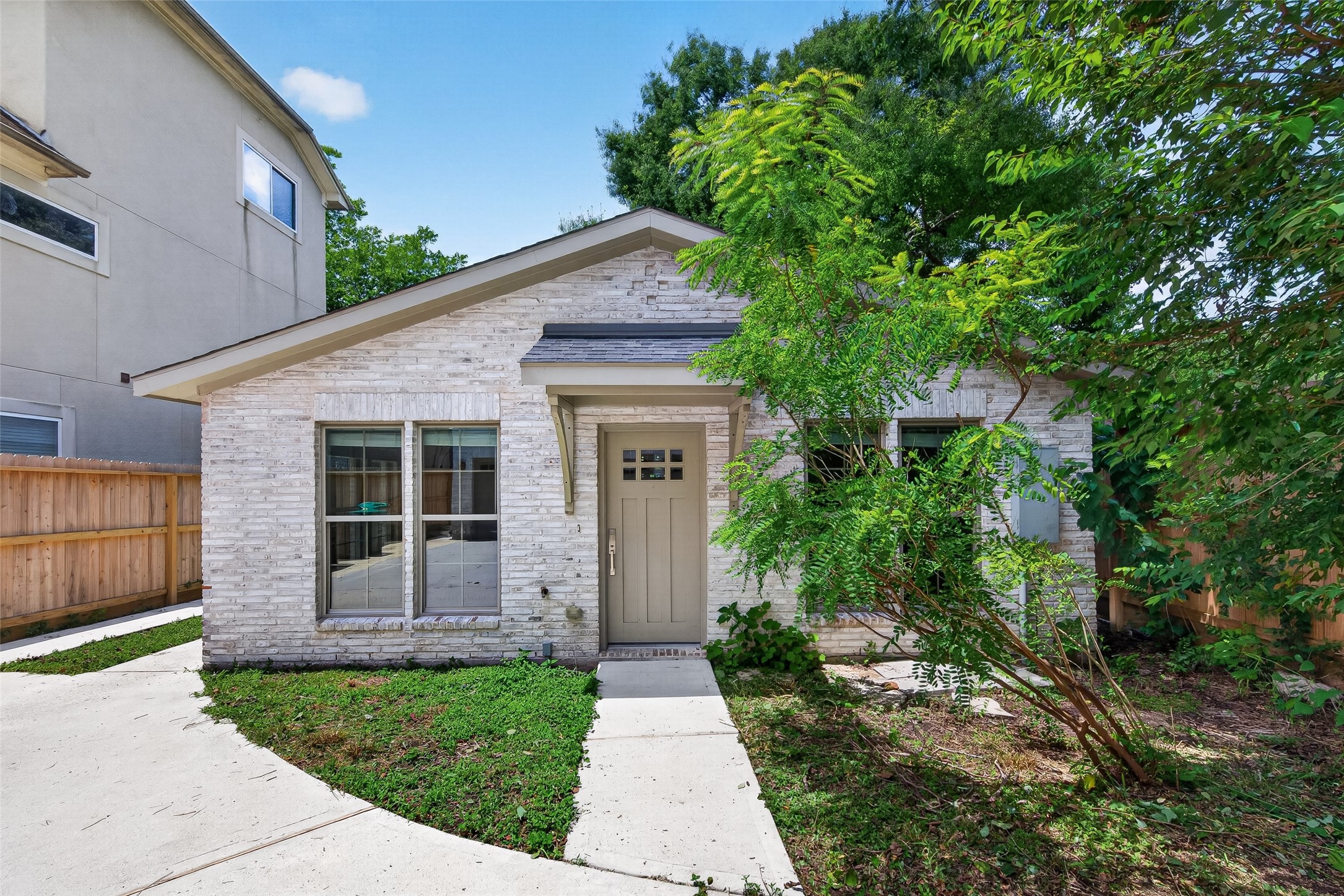 6441 Kirby Drive Property Photo 1