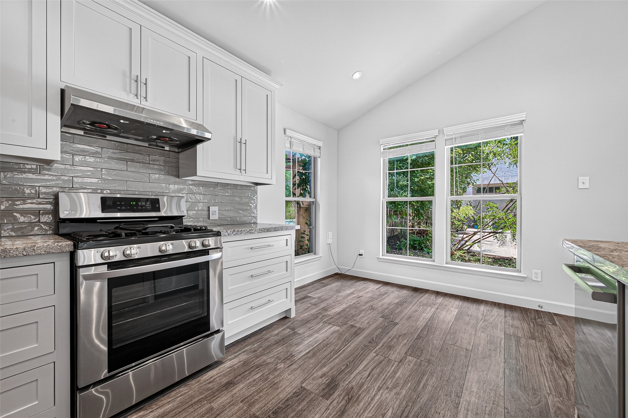 6441 Kirby Drive Property Photo 11
