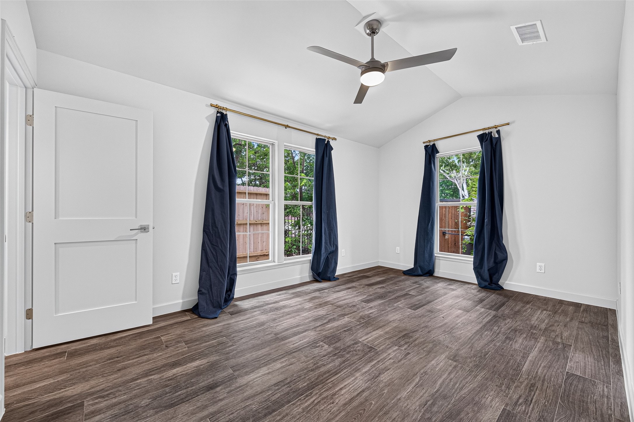 6441 Kirby Drive Property Photo 18