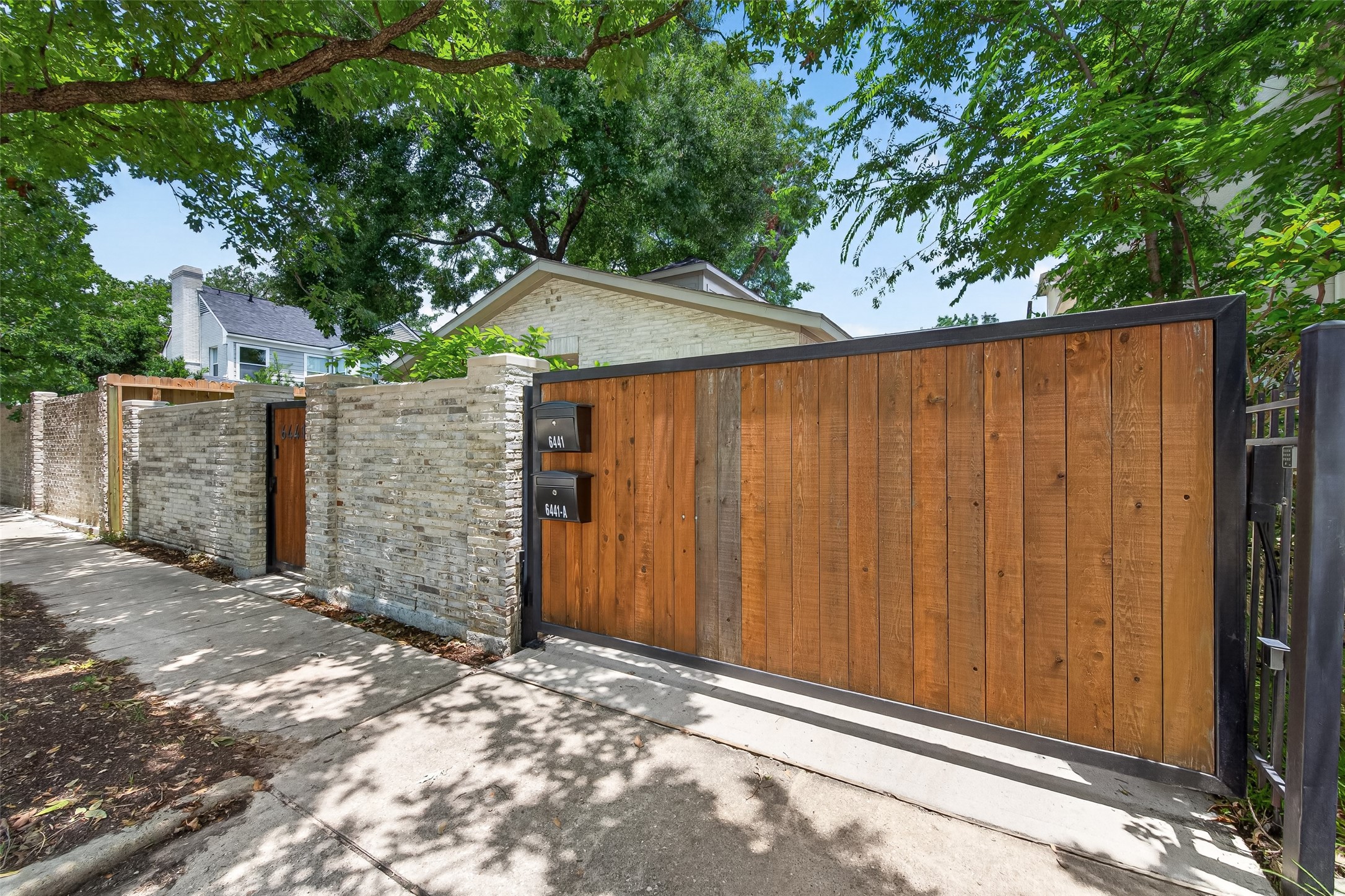 6441 Kirby Drive Property Photo 27