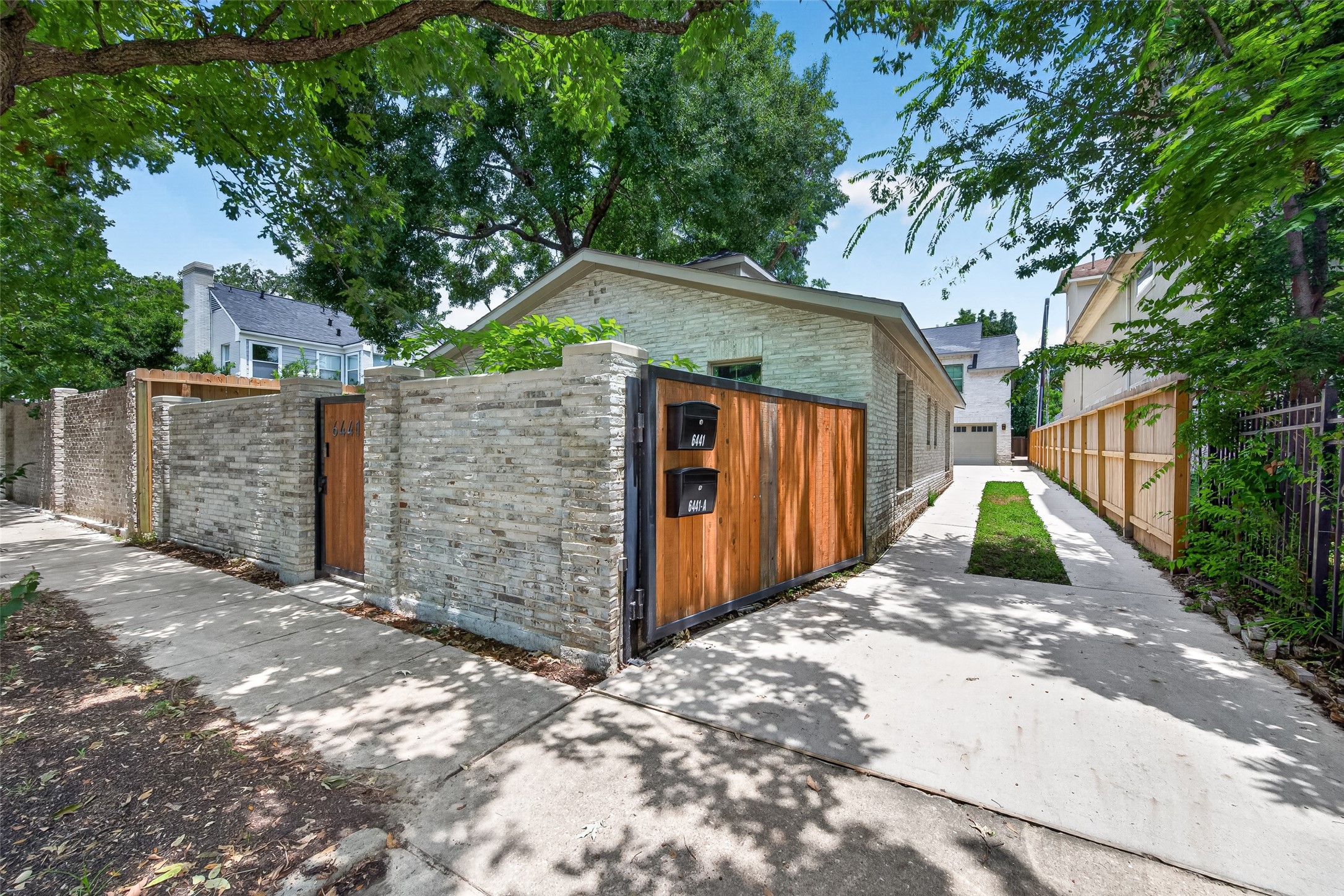 6441 Kirby Drive Property Photo 28