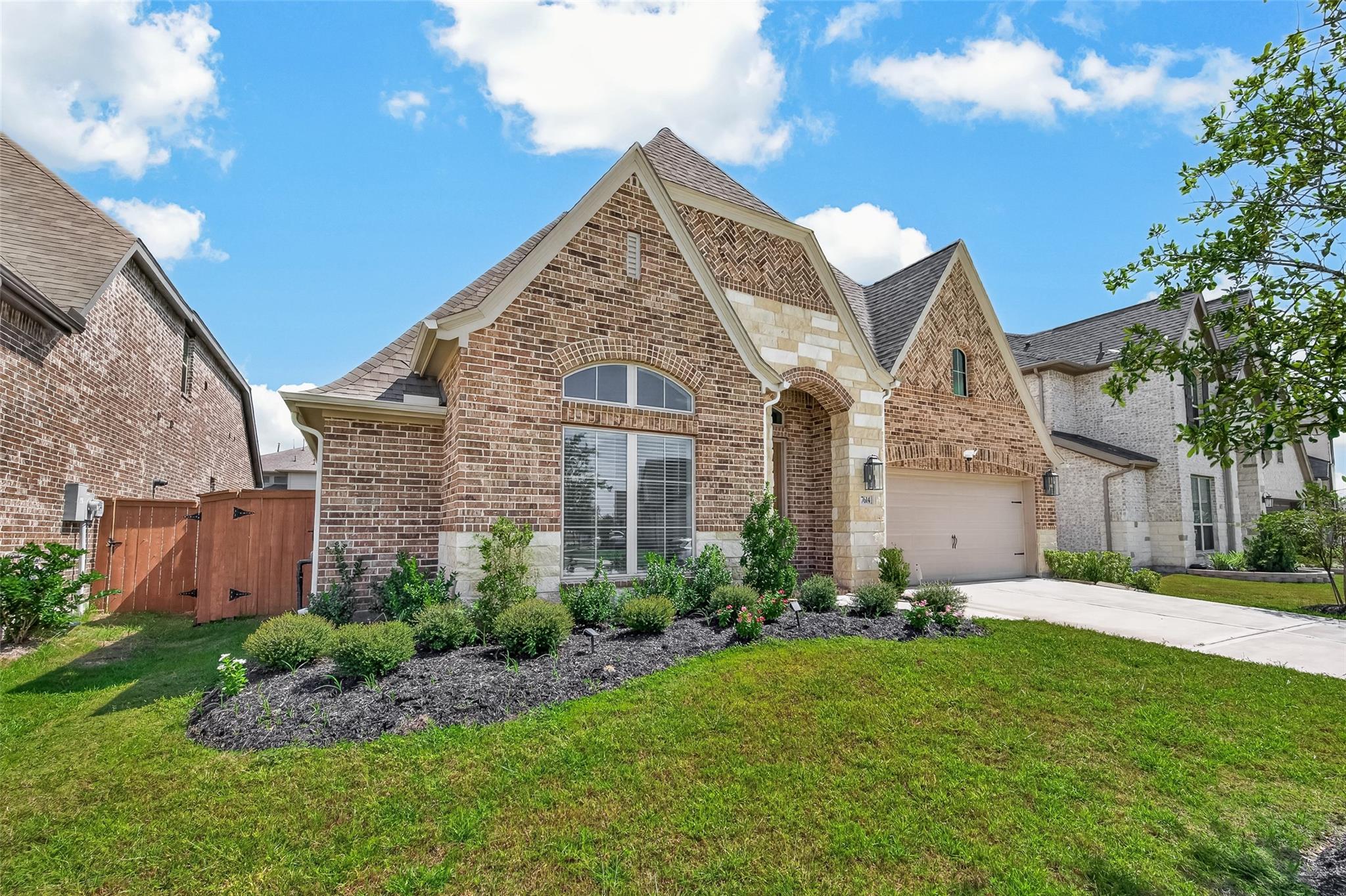 7614 Zinnia Blossom Lane Property Photo 2