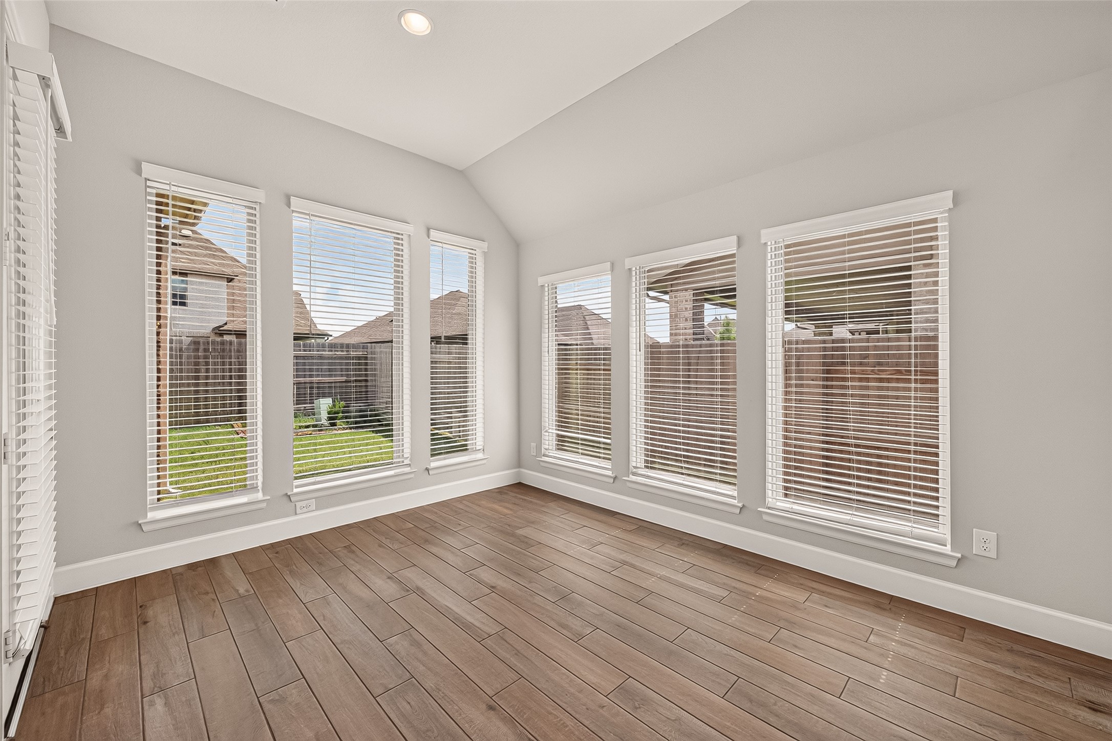 7614 Zinnia Blossom Lane Property Photo 23