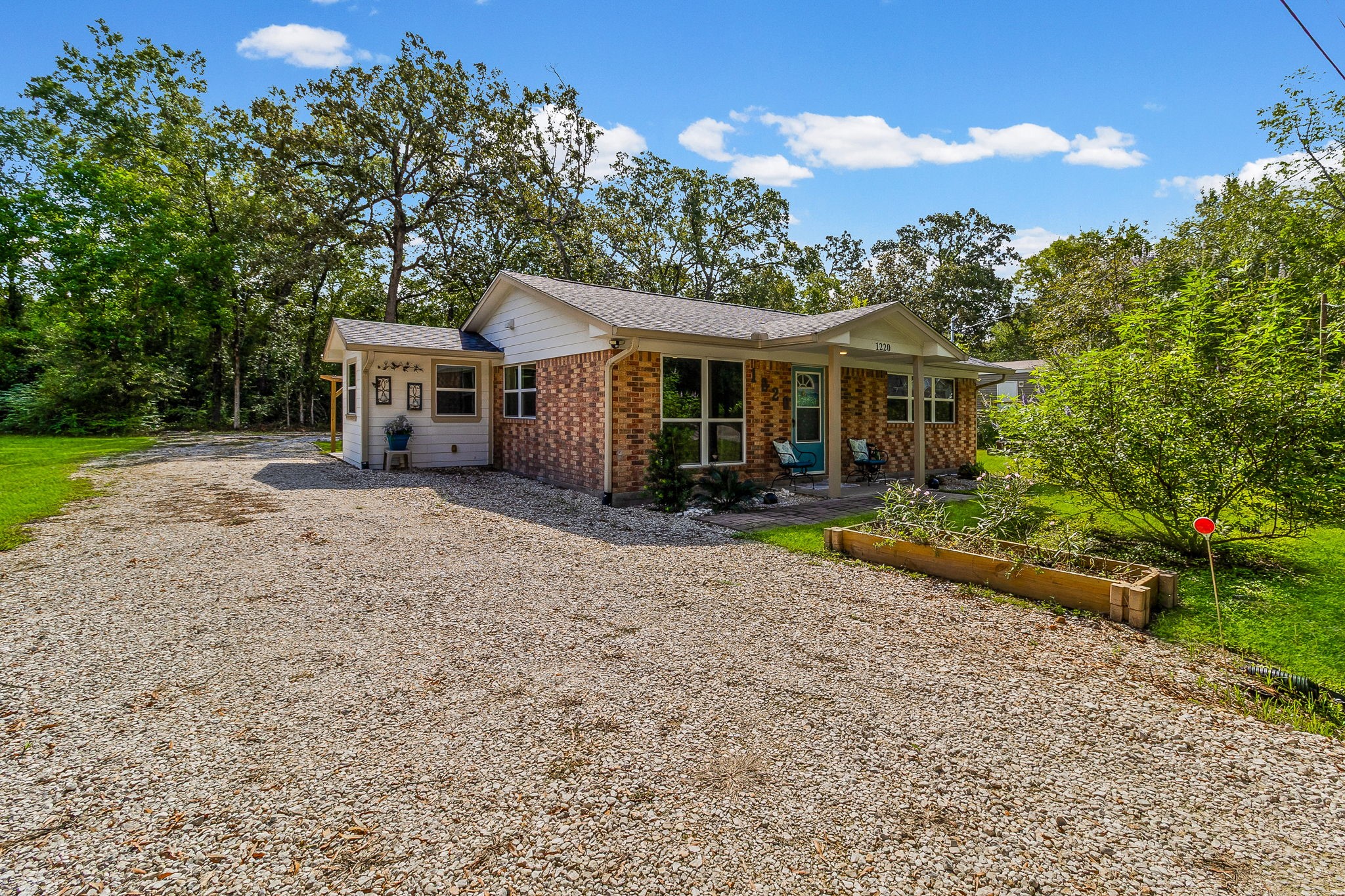 1220 Bluebird Avenue Property Photo 2