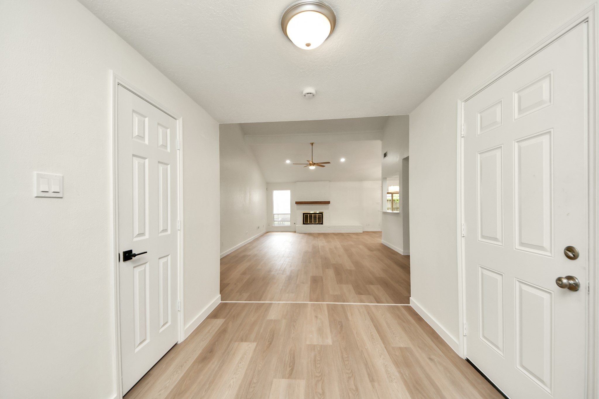 16310 Havenhurst Drive Property Photo 5