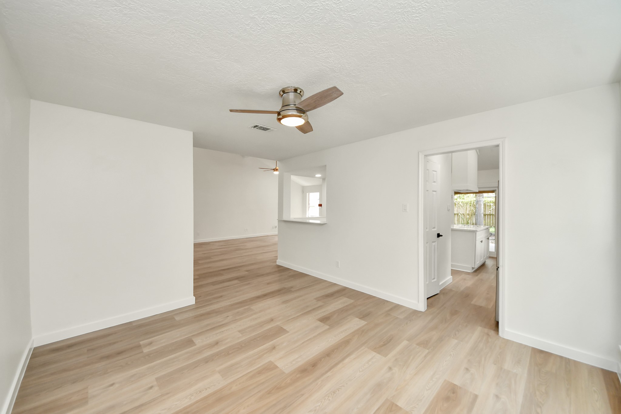 16310 Havenhurst Drive Property Photo 12