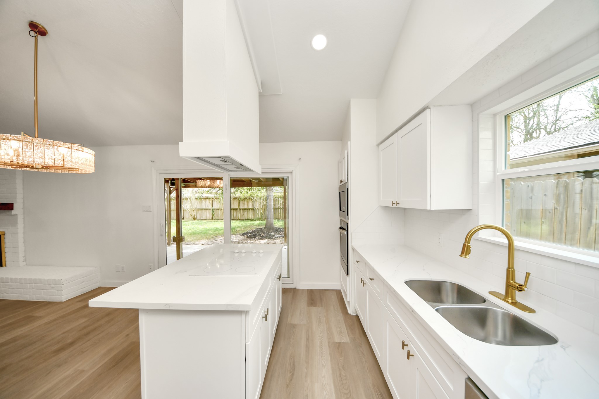 16310 Havenhurst Drive Property Photo 17