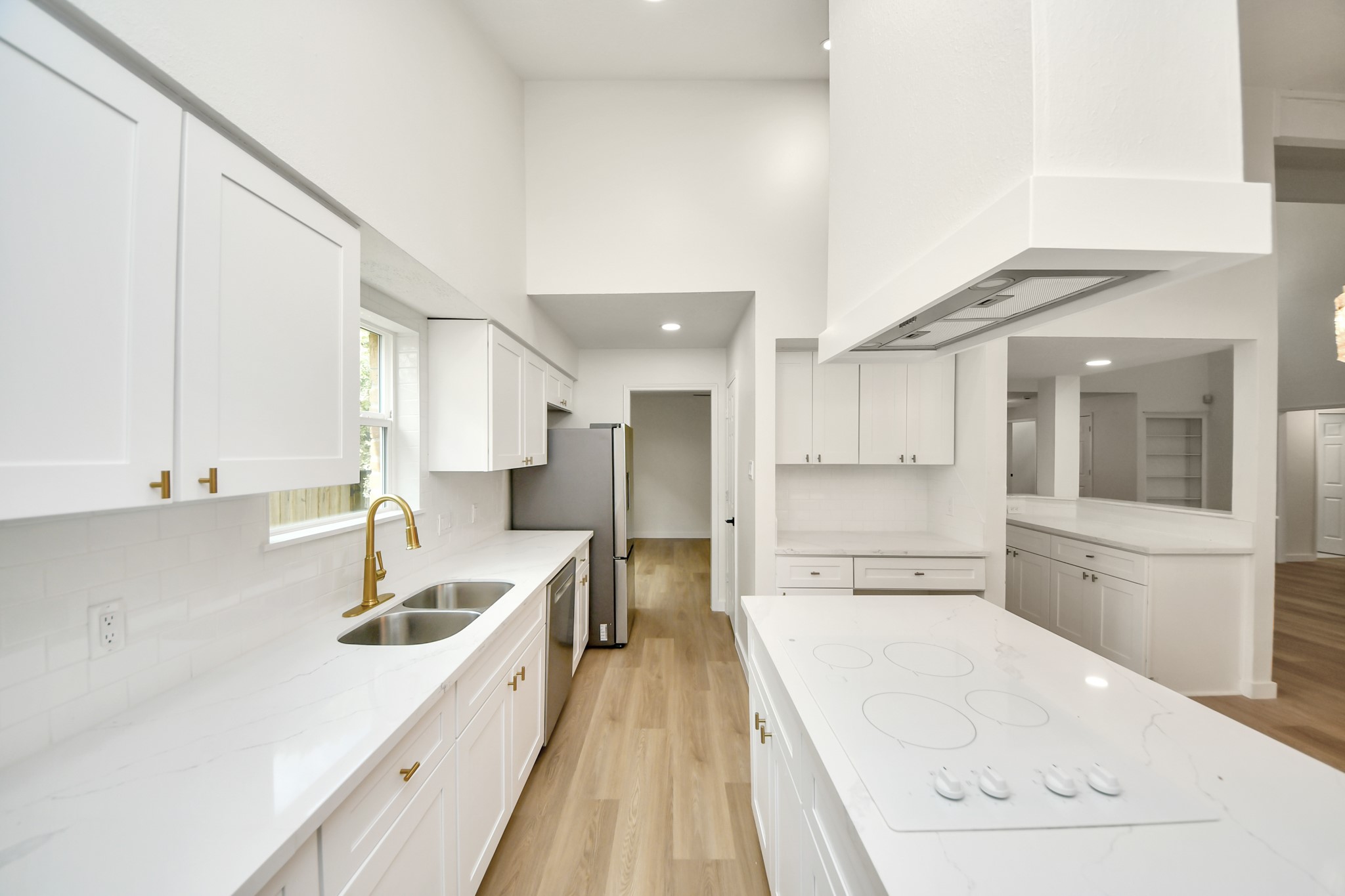 16310 Havenhurst Drive Property Photo 19