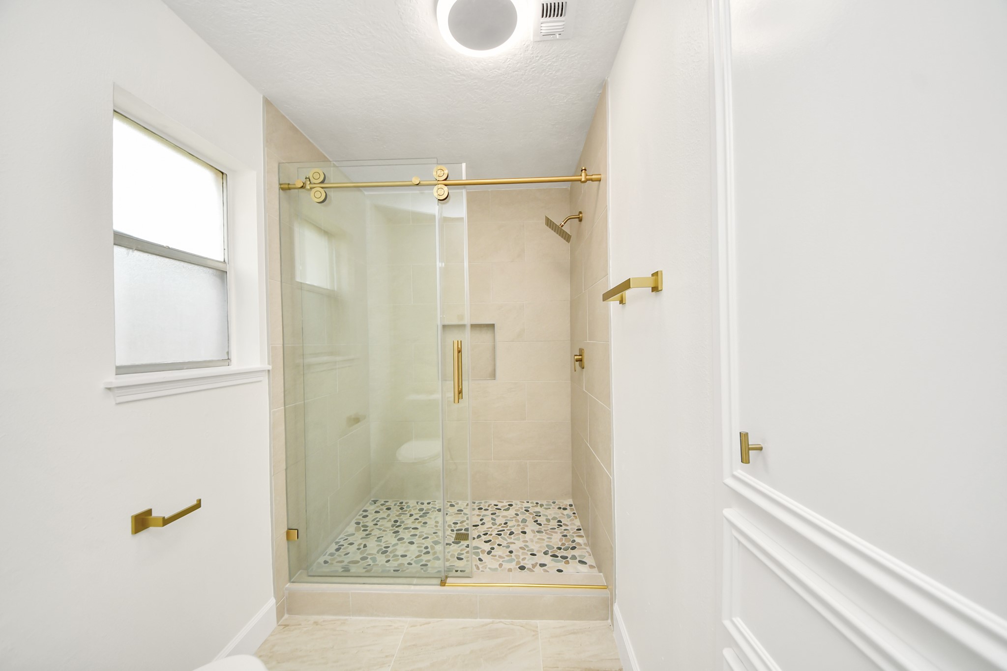 16310 Havenhurst Drive Property Photo 27