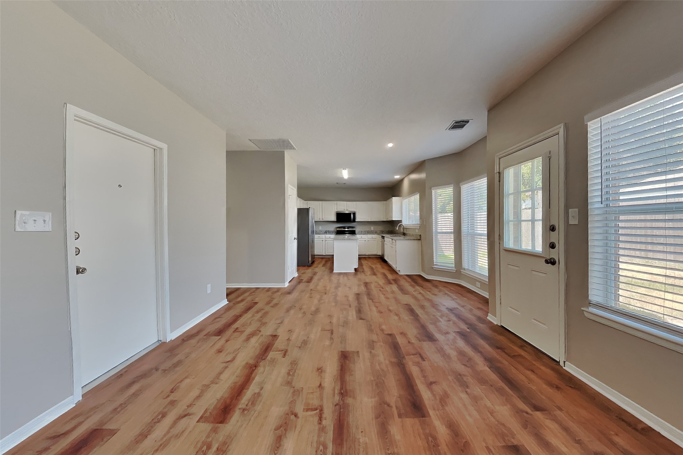 6231 Cotton Field Lane Property Photo 4