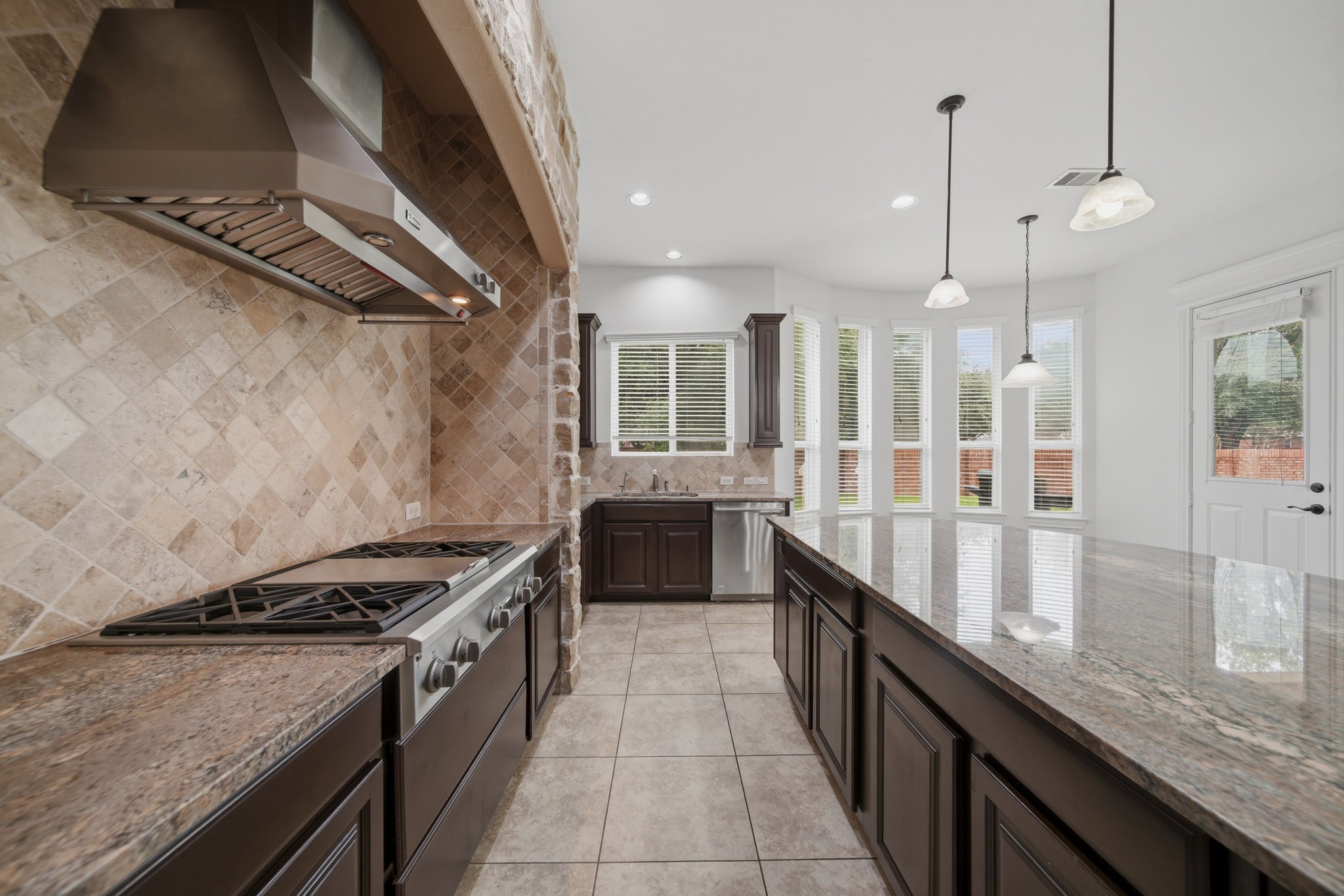 33 Combwell Garden Property Photo 18