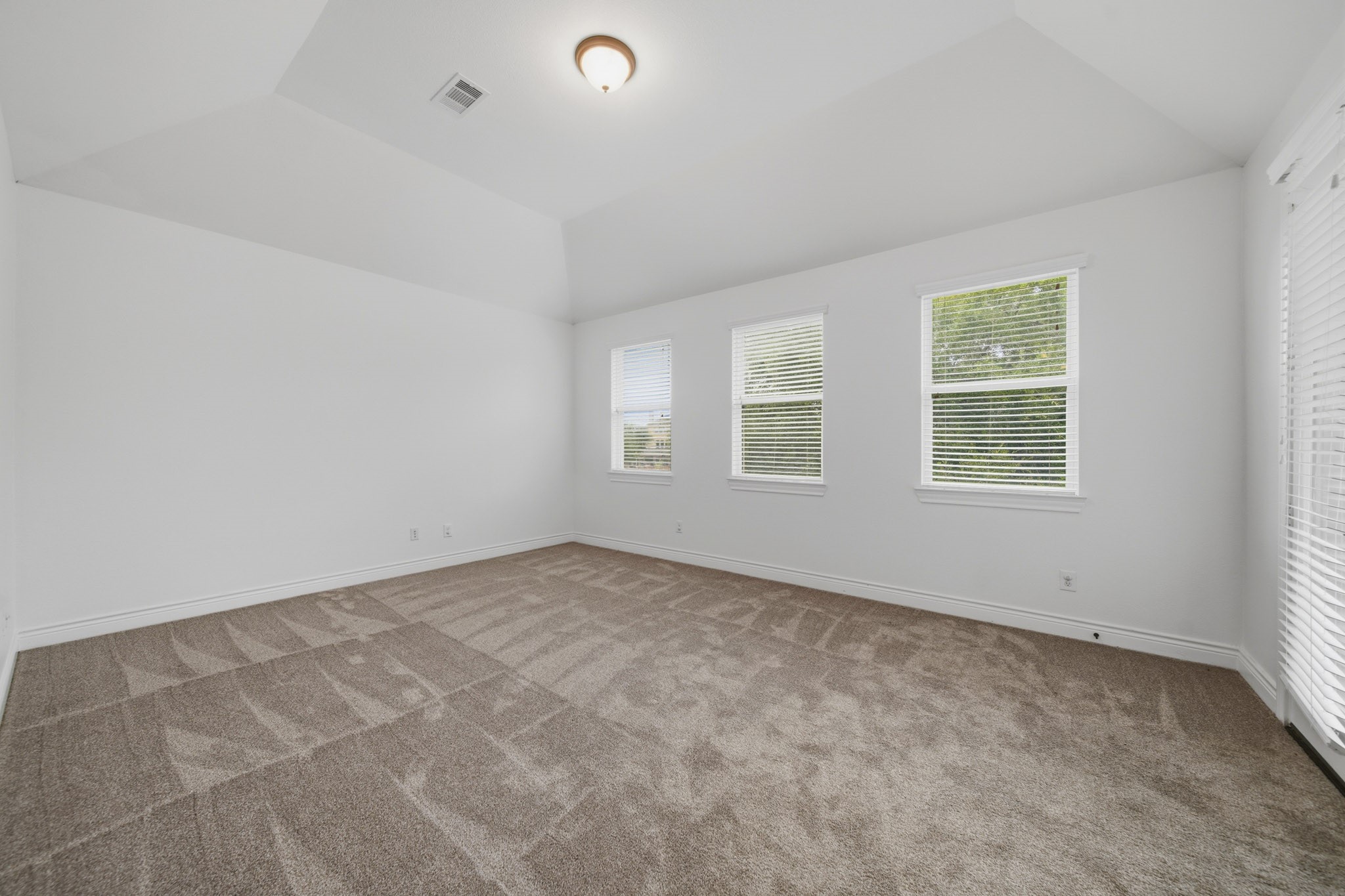 33 Combwell Garden Property Photo 36