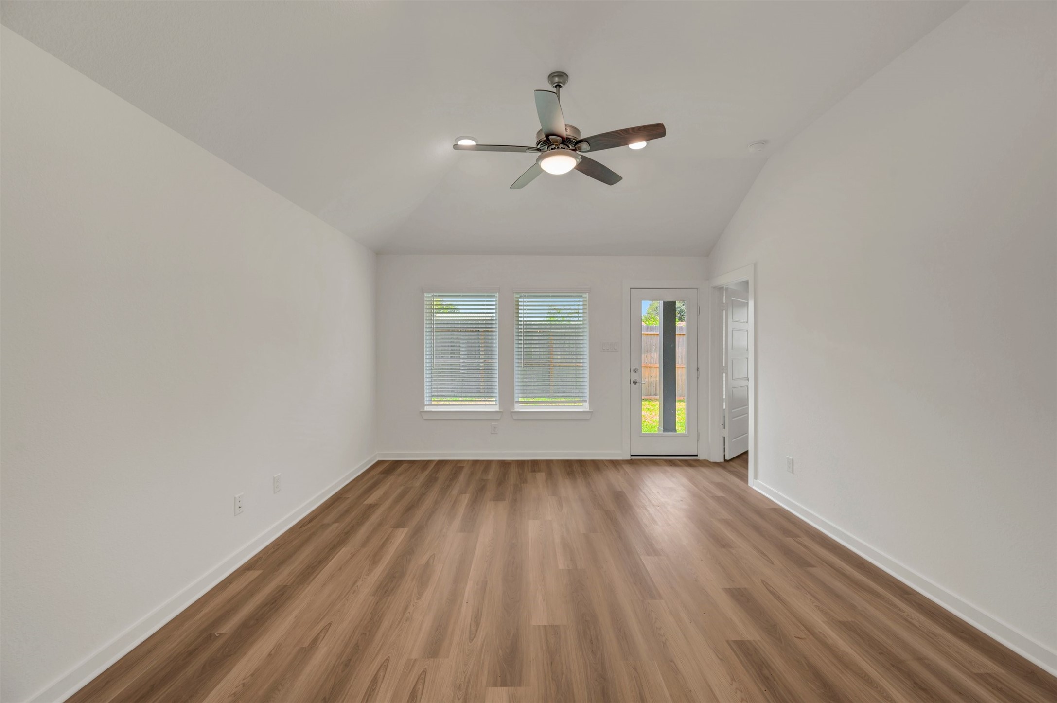 5950 Texas Sun Drive Property Photo 7