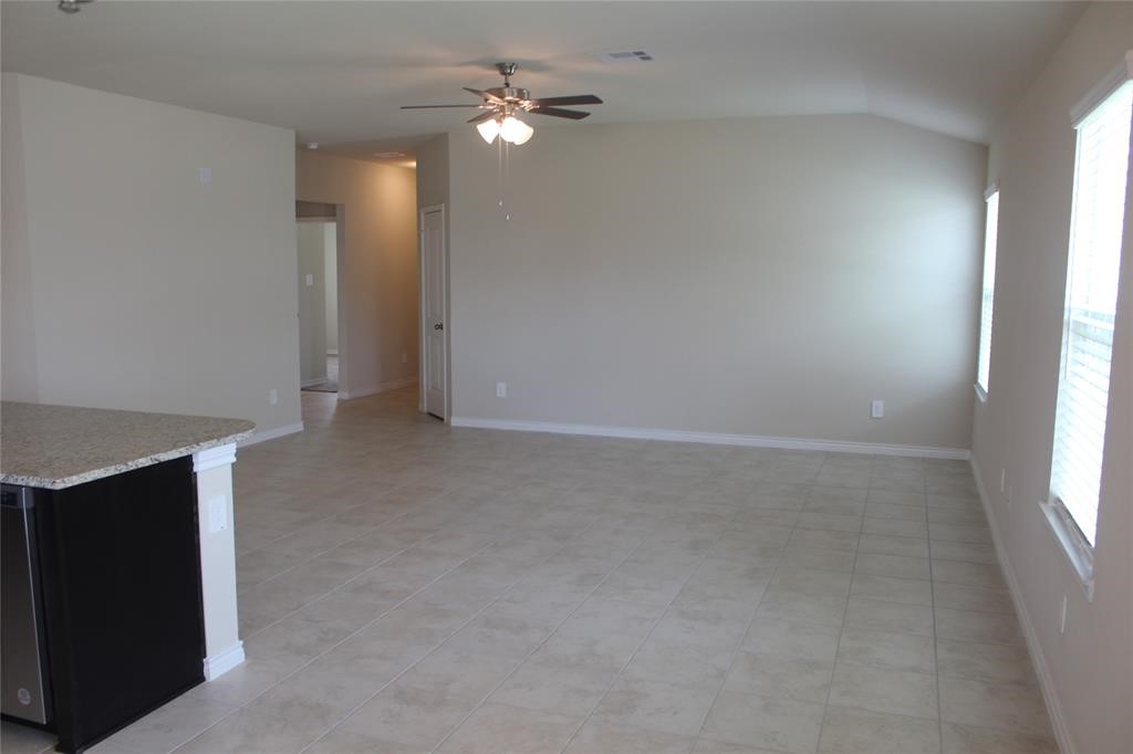 902 Briscoe Street Property Photo 3