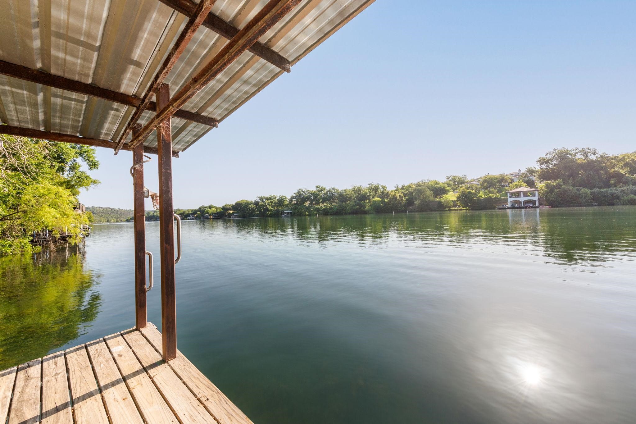 115- Lake Travis Real Estate Listings Main Image