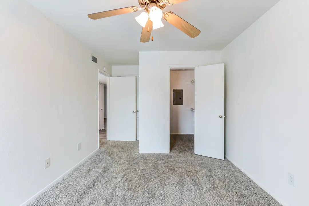 1100 Graham Drive 1709 Property Photo 11