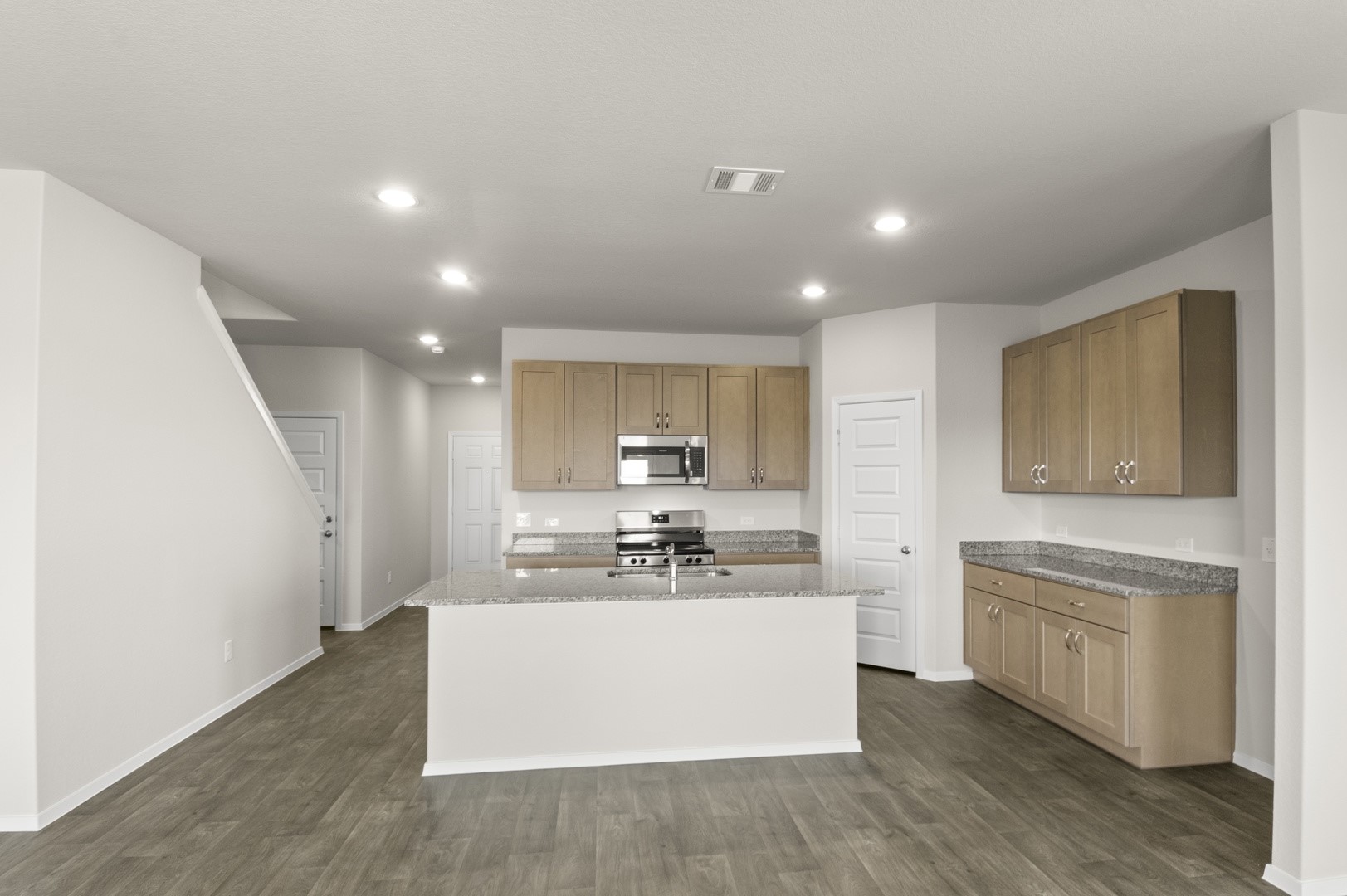 7960 Kastamonu Street Property Photo 3