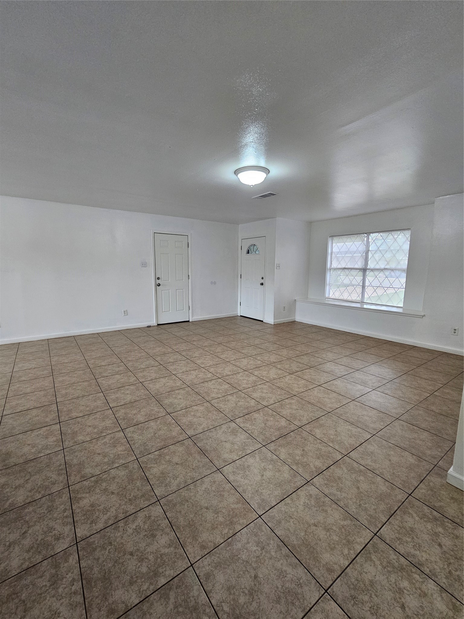 207 Shadow Oaks Drive Property Photo 9