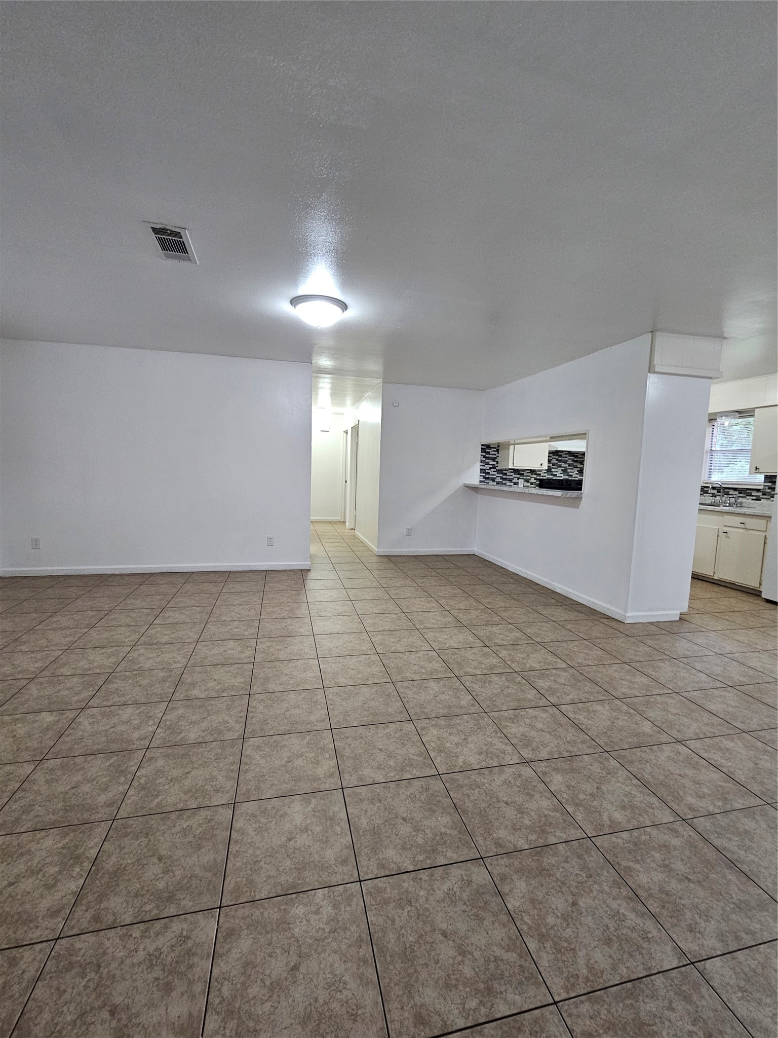 207 Shadow Oaks Drive Property Photo 10