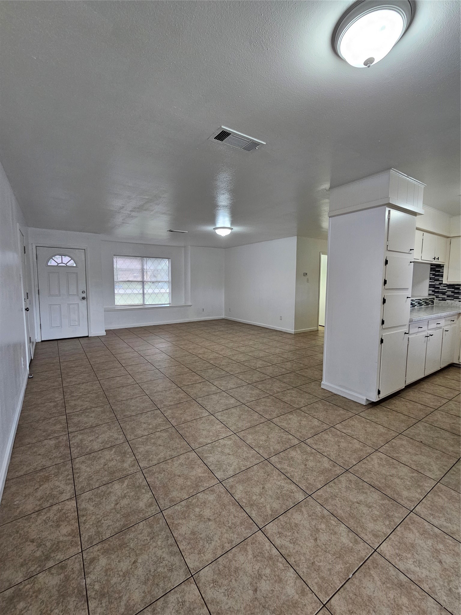 207 Shadow Oaks Drive Property Photo 12