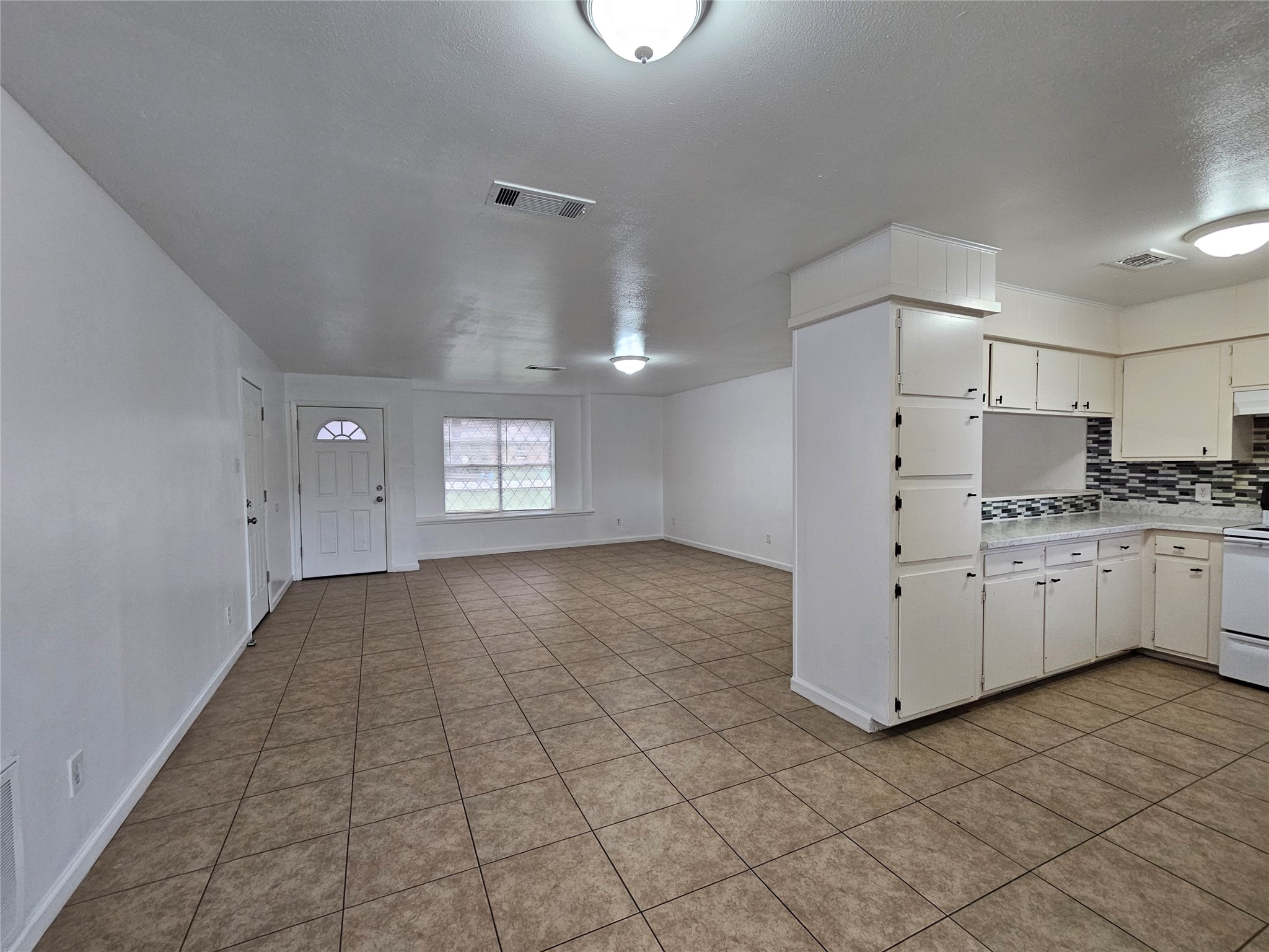 207 Shadow Oaks Drive Property Photo 14