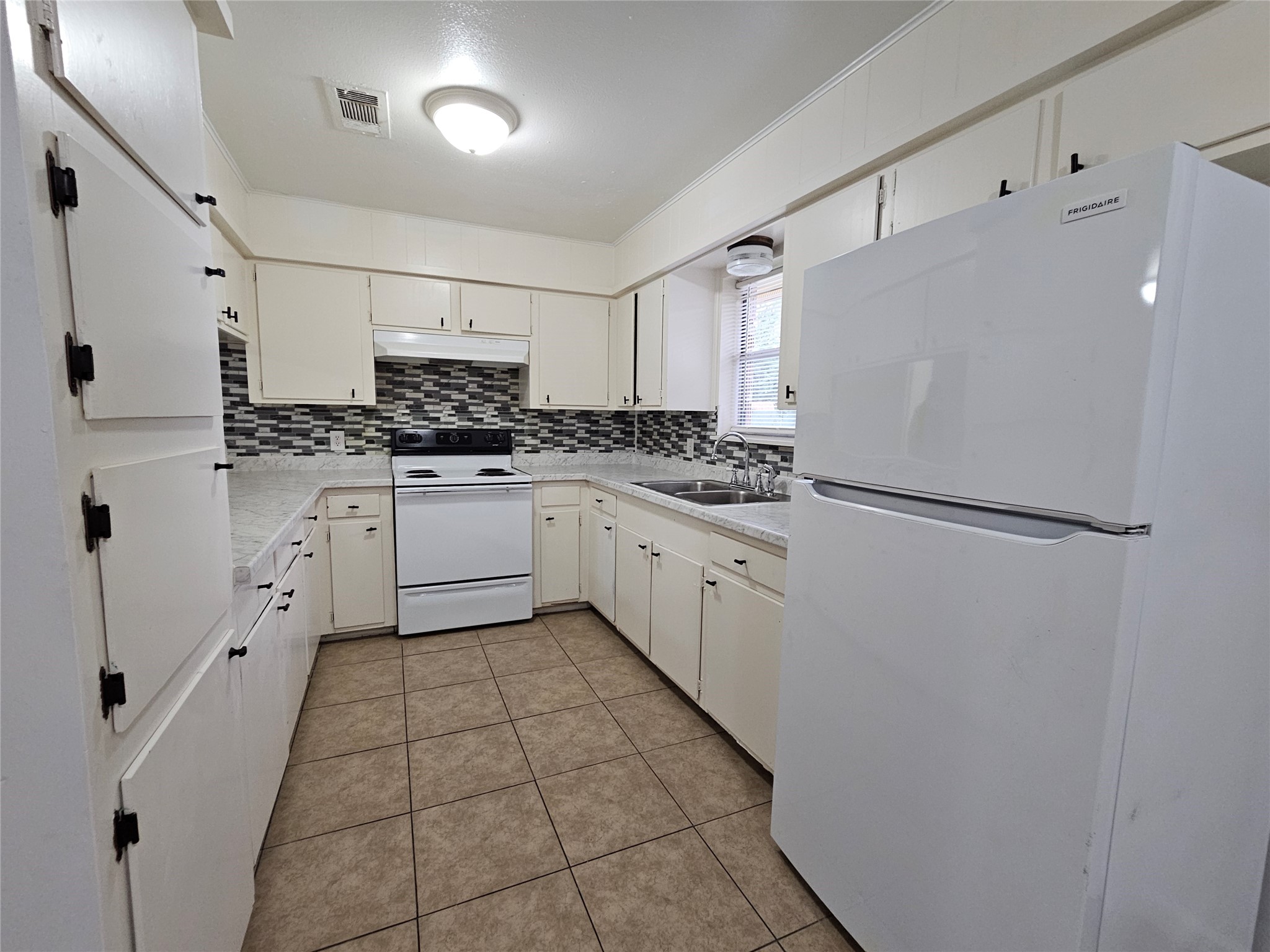 207 Shadow Oaks Drive Property Photo 19