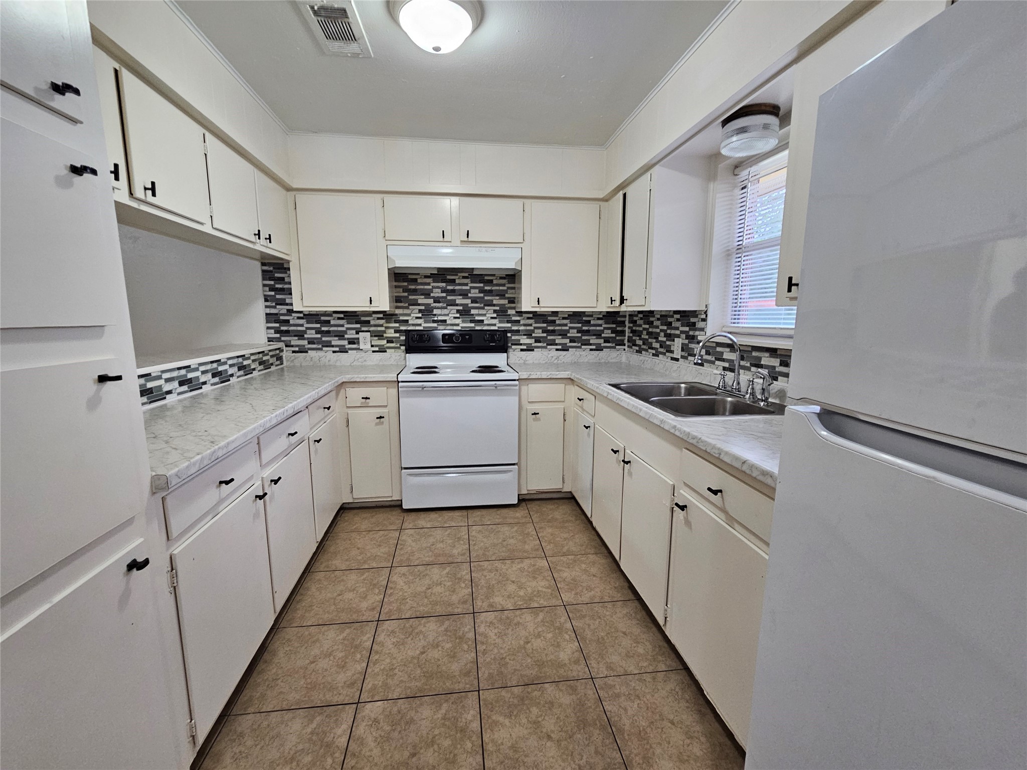 207 Shadow Oaks Drive Property Photo 20