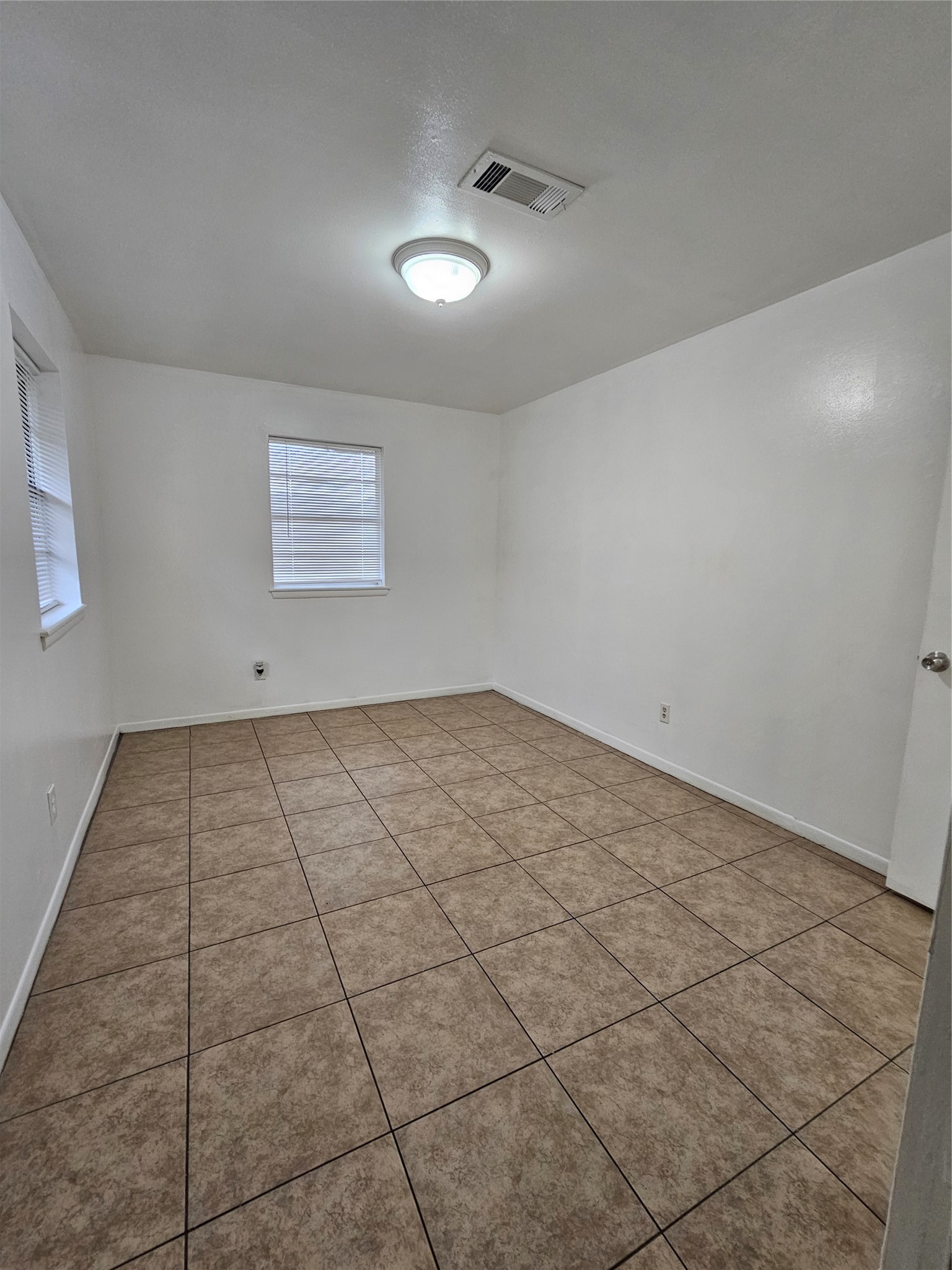 207 Shadow Oaks Drive Property Photo 24