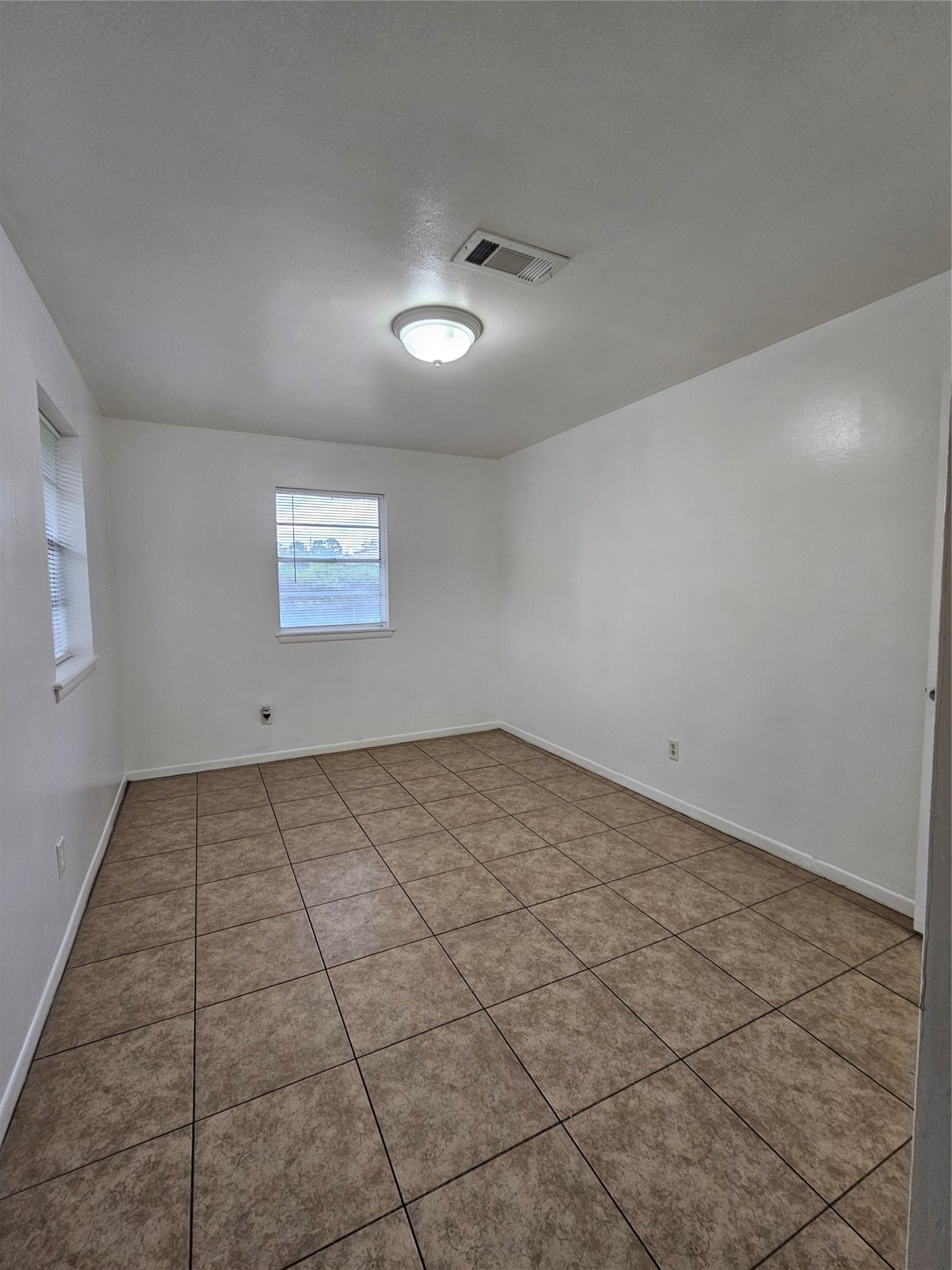 207 Shadow Oaks Drive Property Photo 27