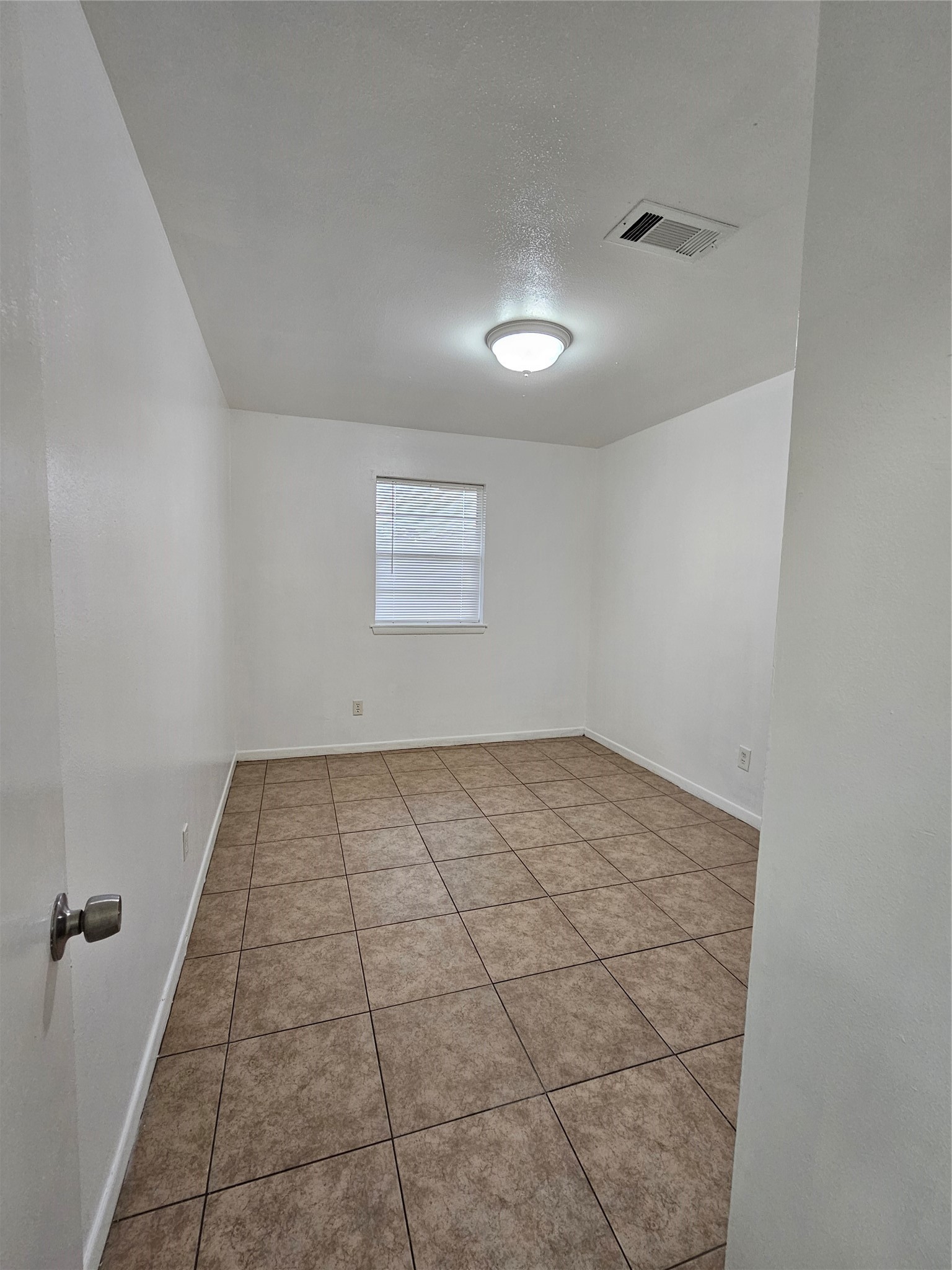 207 Shadow Oaks Drive Property Photo 32
