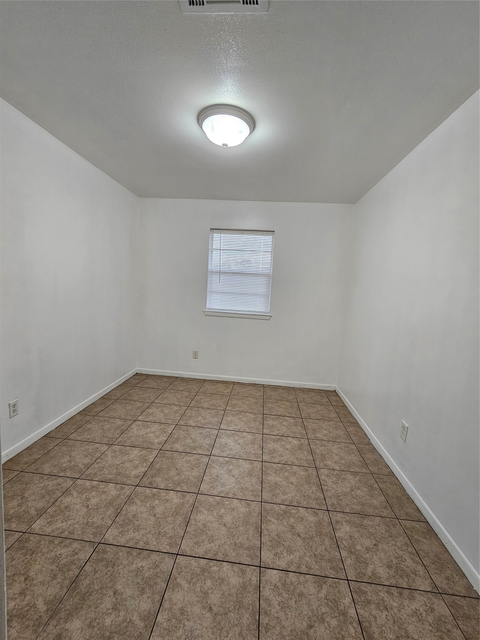 207 Shadow Oaks Drive Property Photo 33