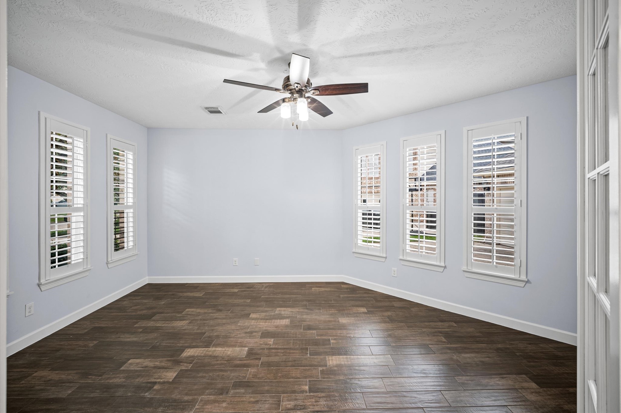 5510 Darschelle Drive Property Photo 8