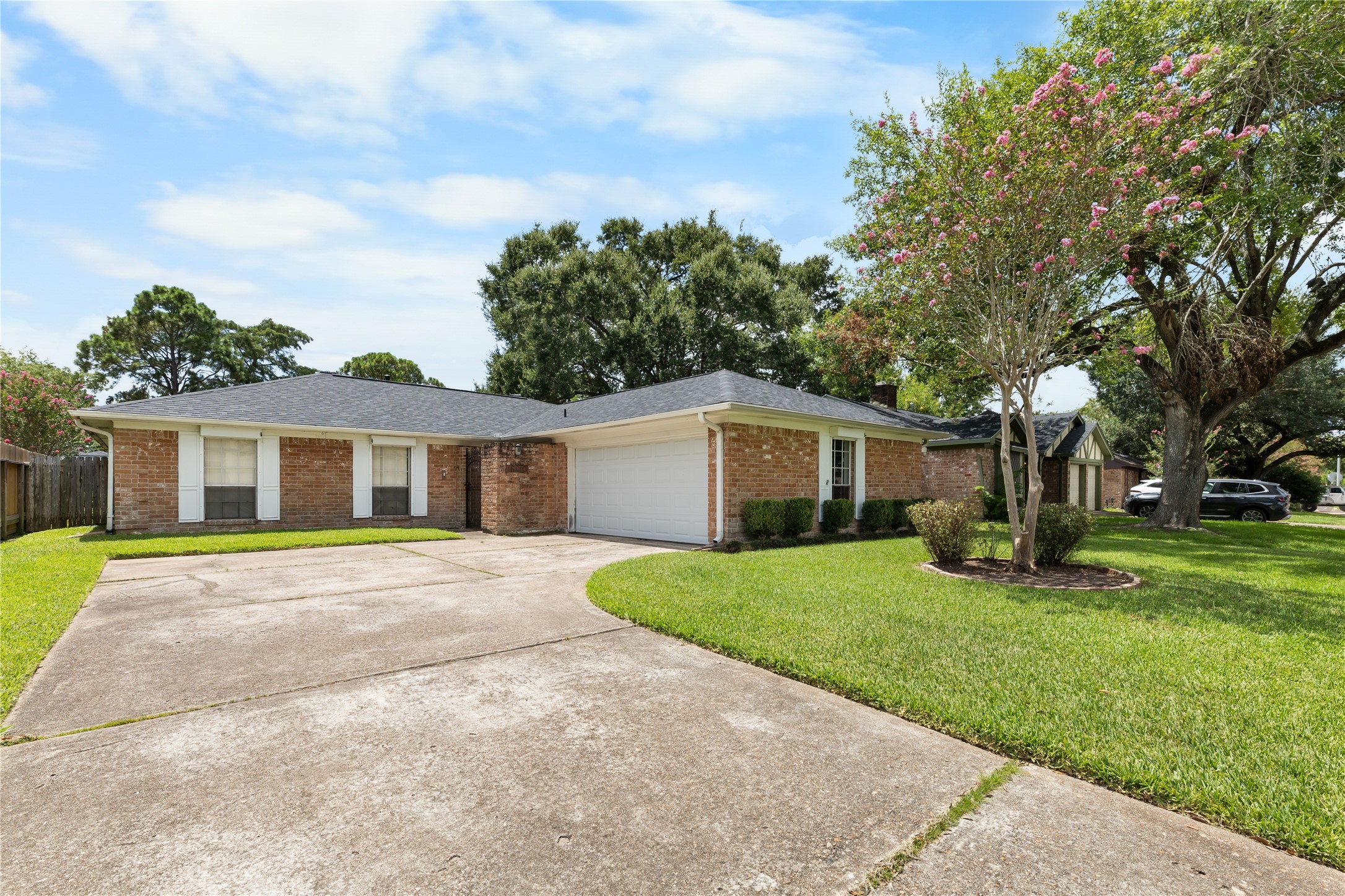 16410 Hickory Knoll Drive Property Photo 2