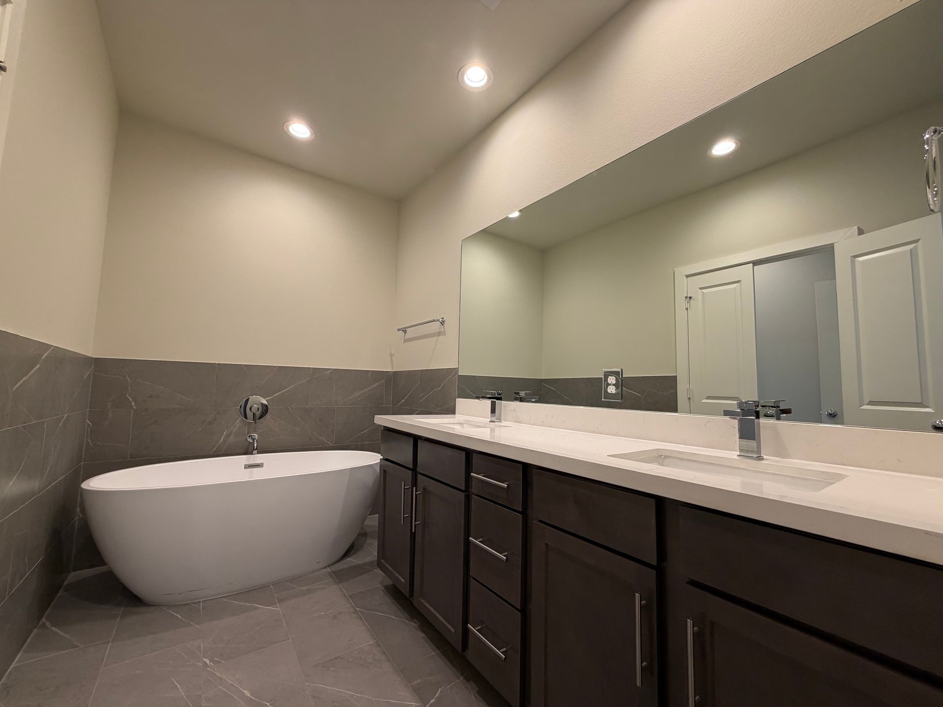 5915 Haring Lane Property Photo 6