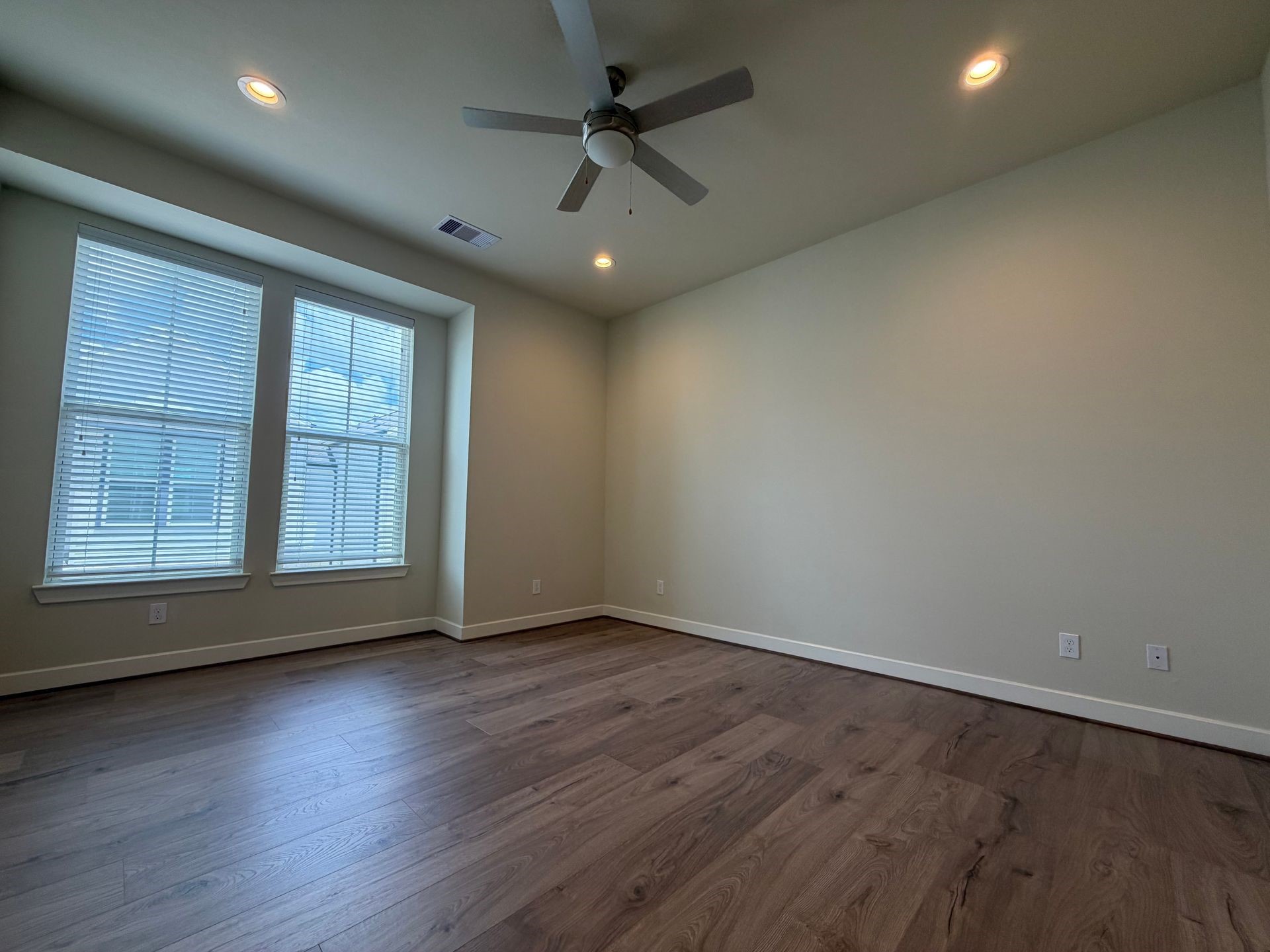 5915 Haring Lane Property Photo 8