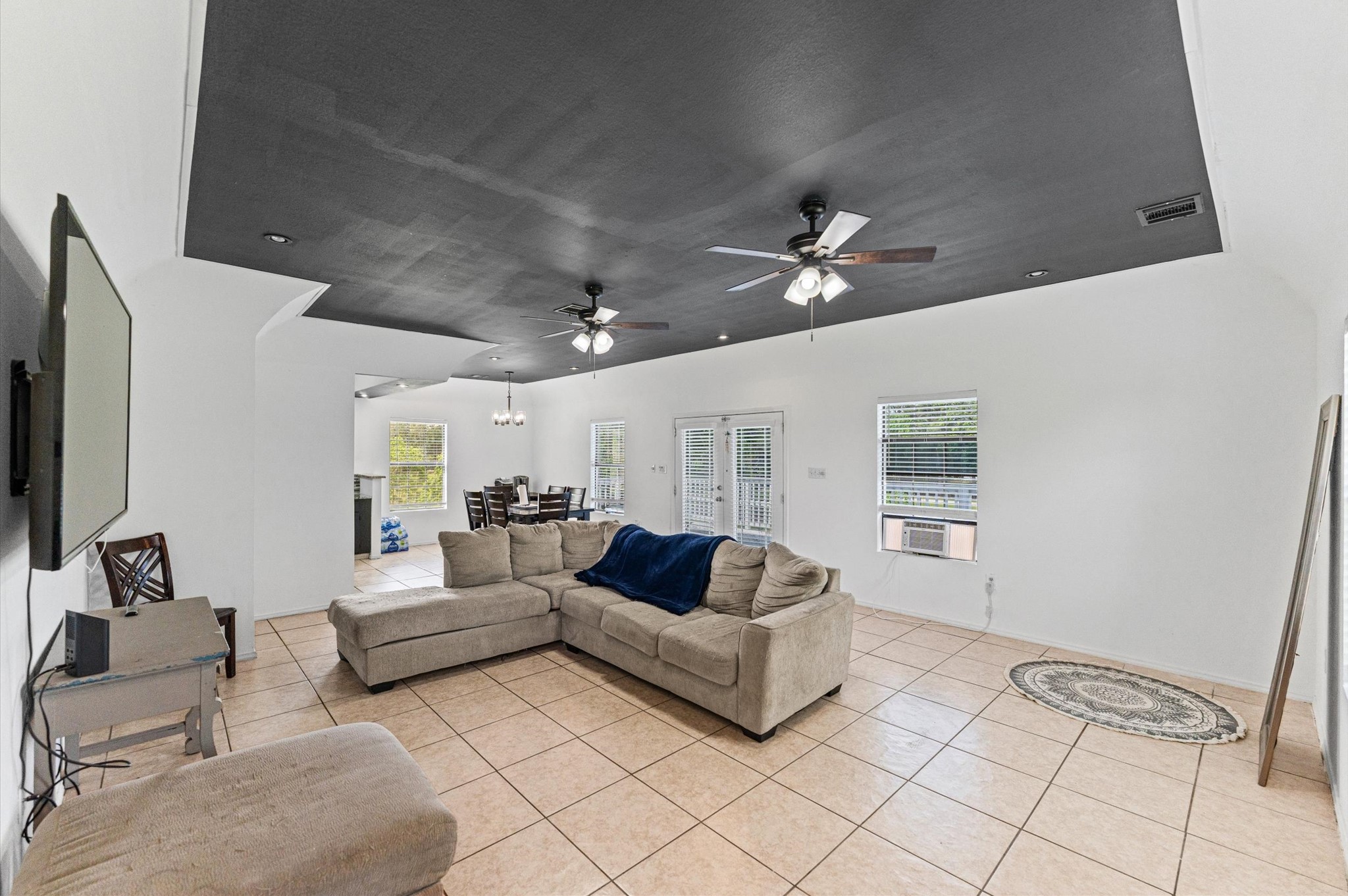 14002 Bryan Avenue Property Photo 5