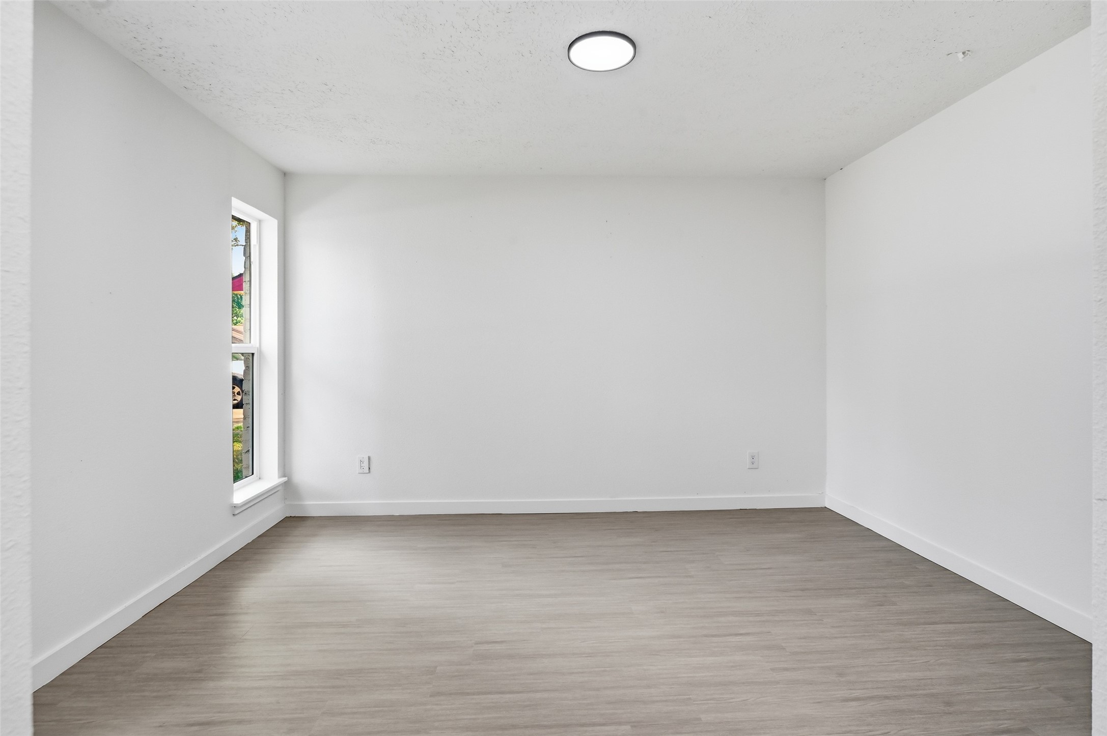 25402 Thistlewaite Lane Property Photo 16
