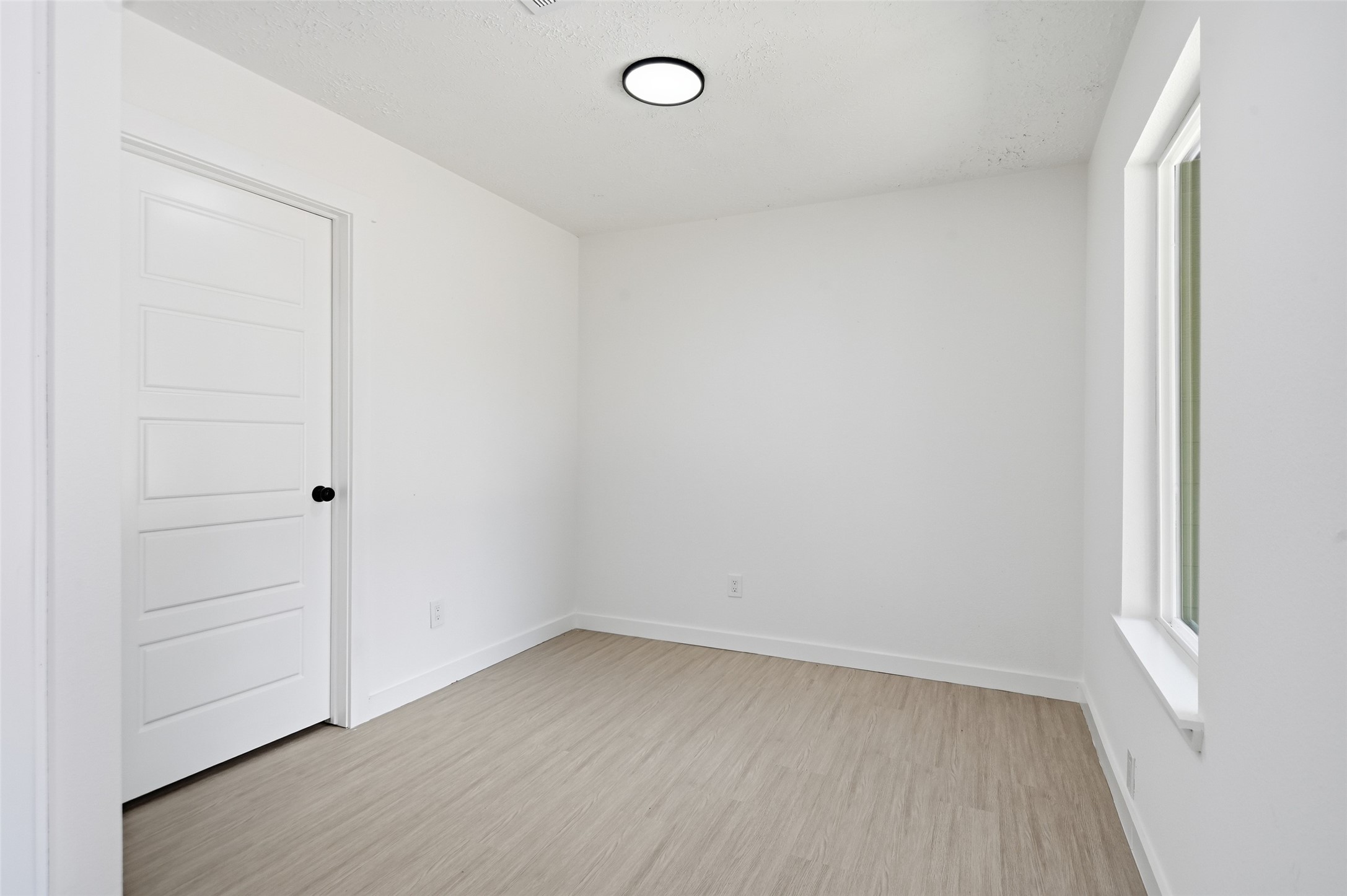 25402 Thistlewaite Lane Property Photo 32