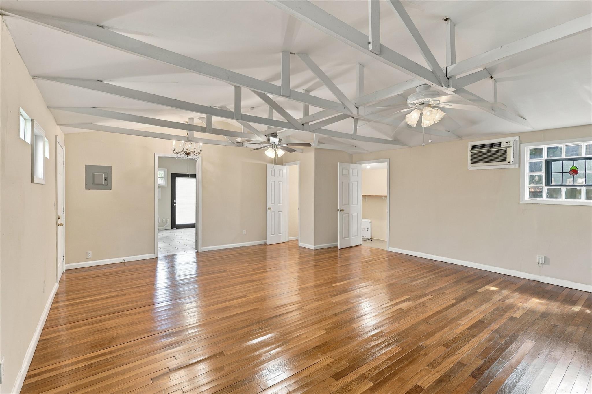 4505 Larch Lane C Property Photo 5