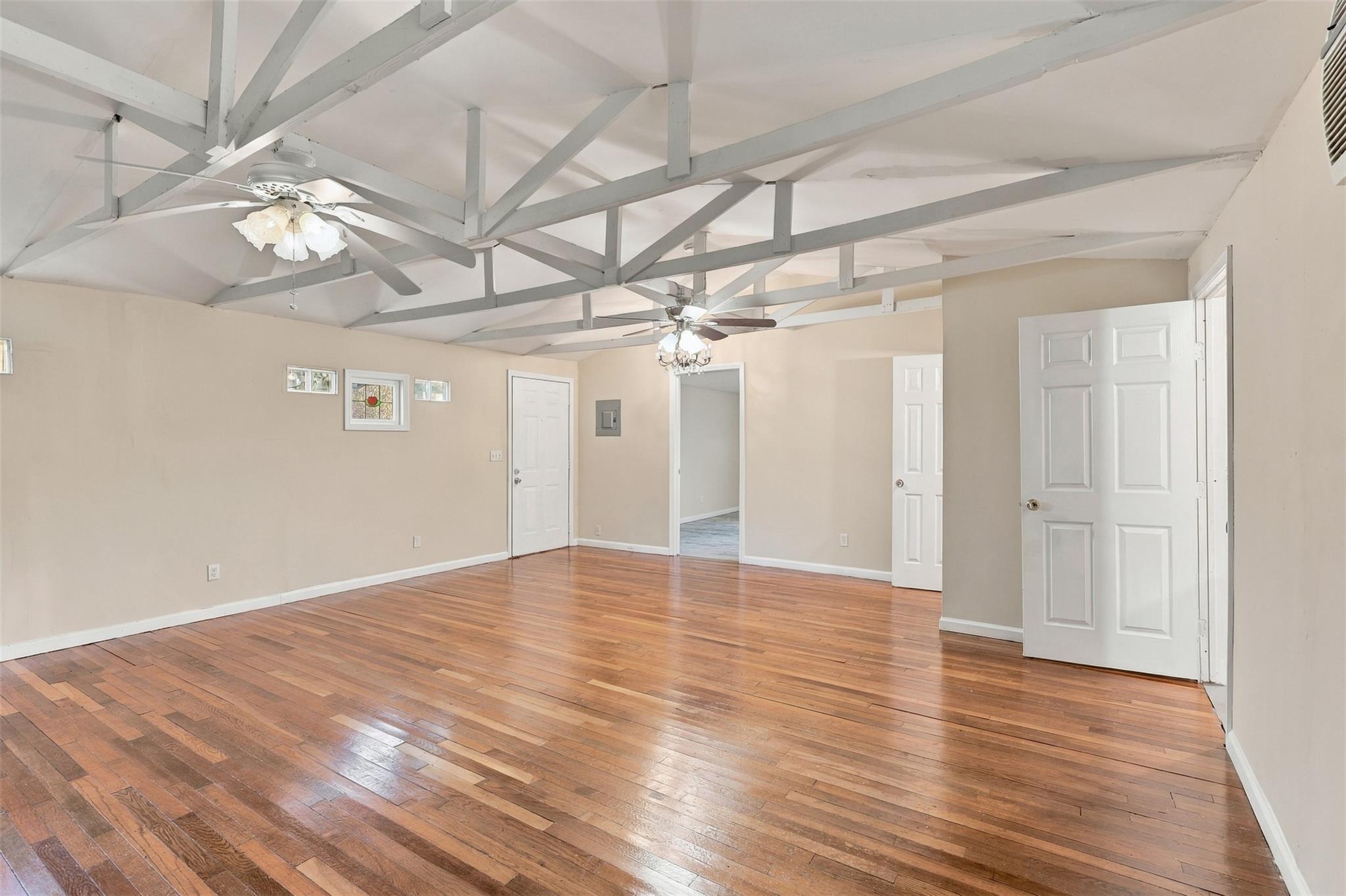 4505 Larch Lane C Property Photo 6