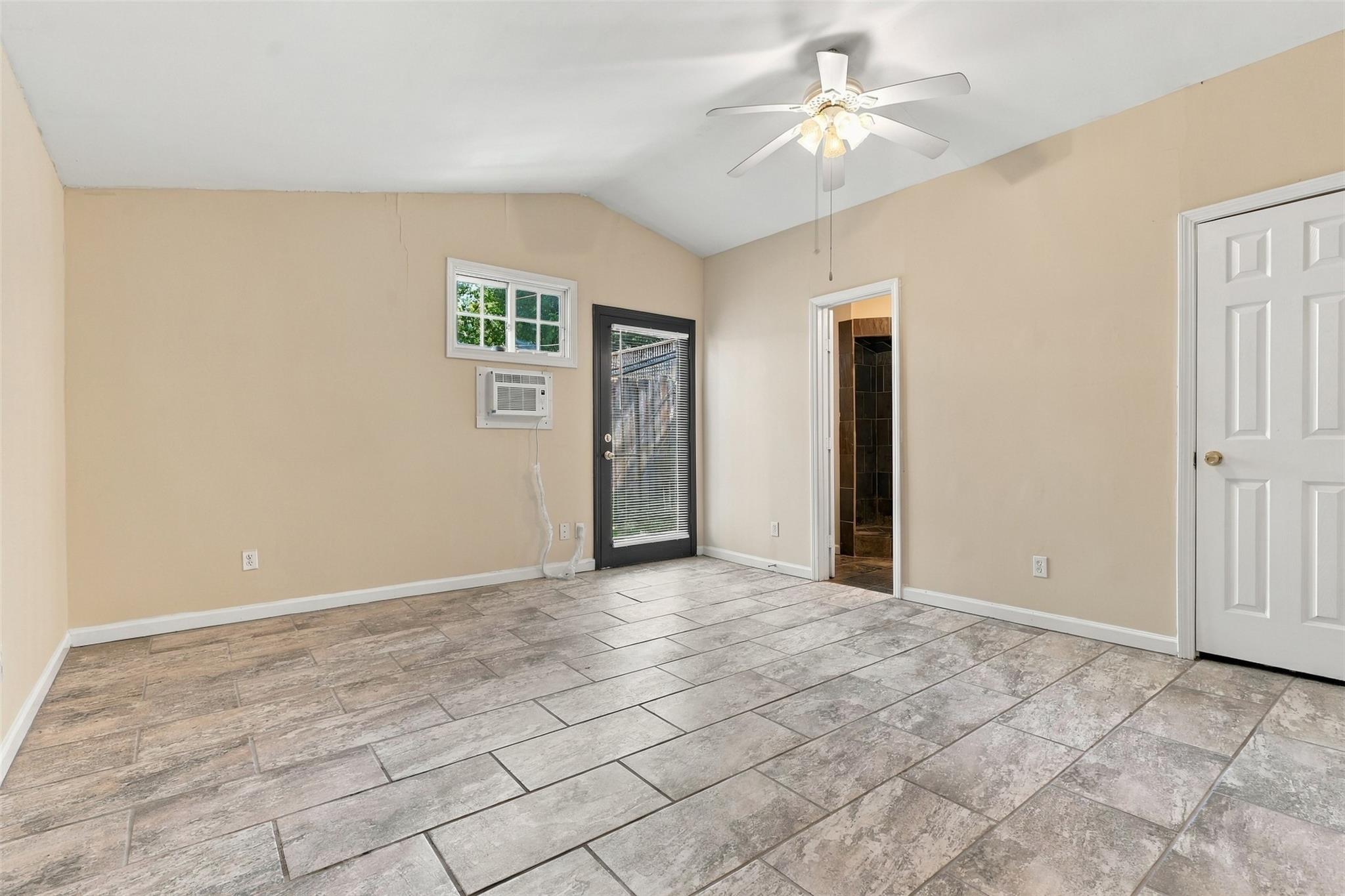 4505 Larch Lane C Property Photo 10