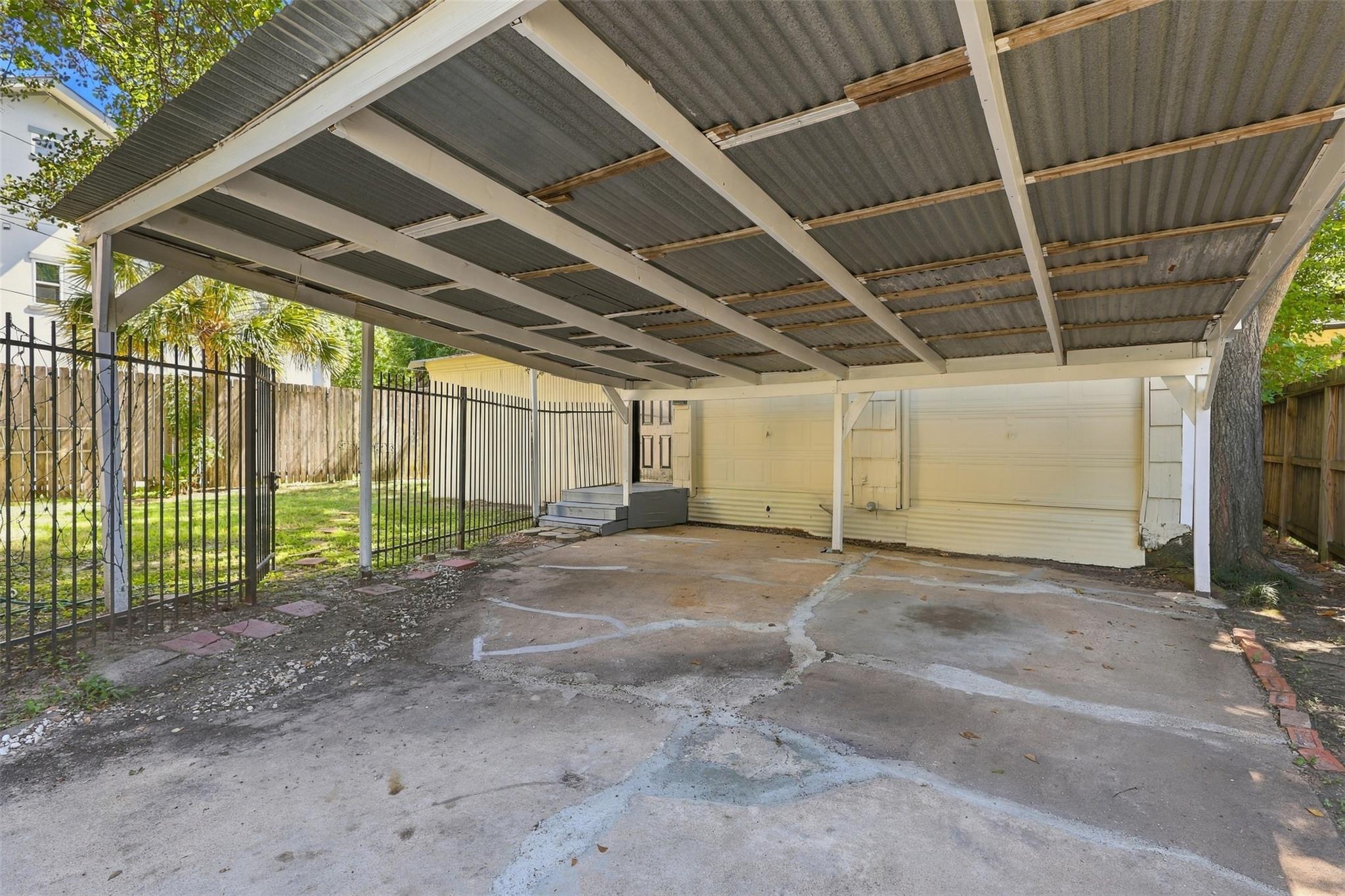 4505 Larch Lane C Property Photo 14