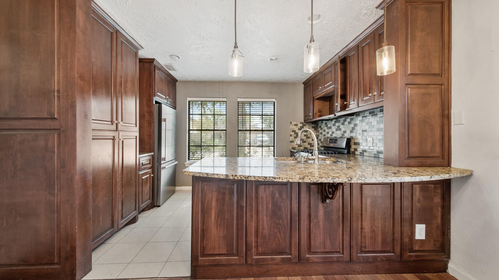 2012 Sandy Knoll Drive Property Photo 4