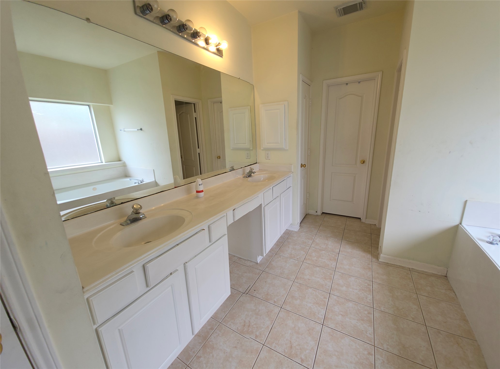4221 Freedom Tree Drive Property Photo 14