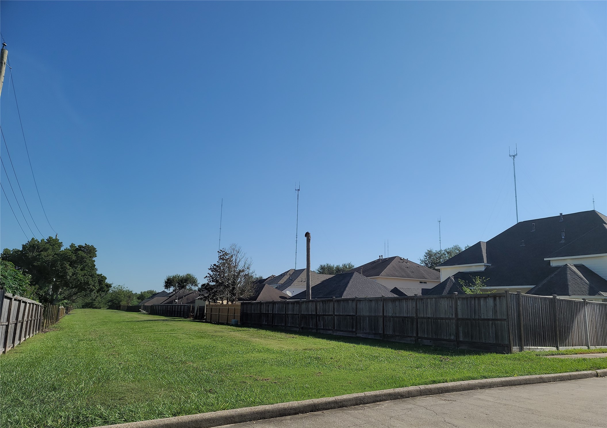 4221 Freedom Tree Drive Property Photo 28