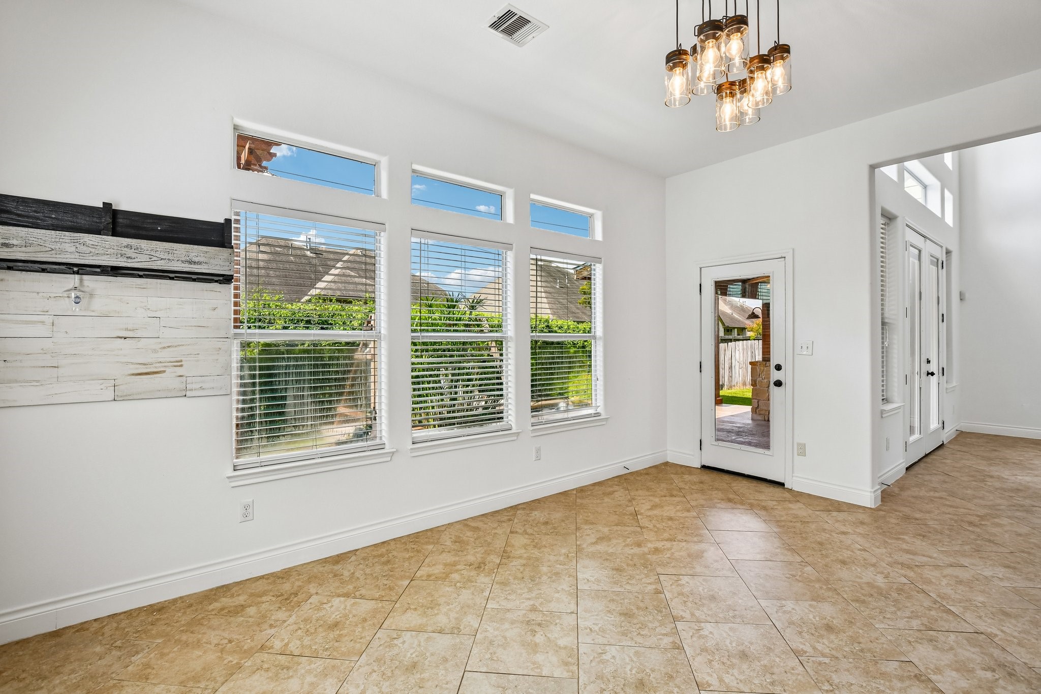 6309 Deer Meadow Lane Property Photo 14