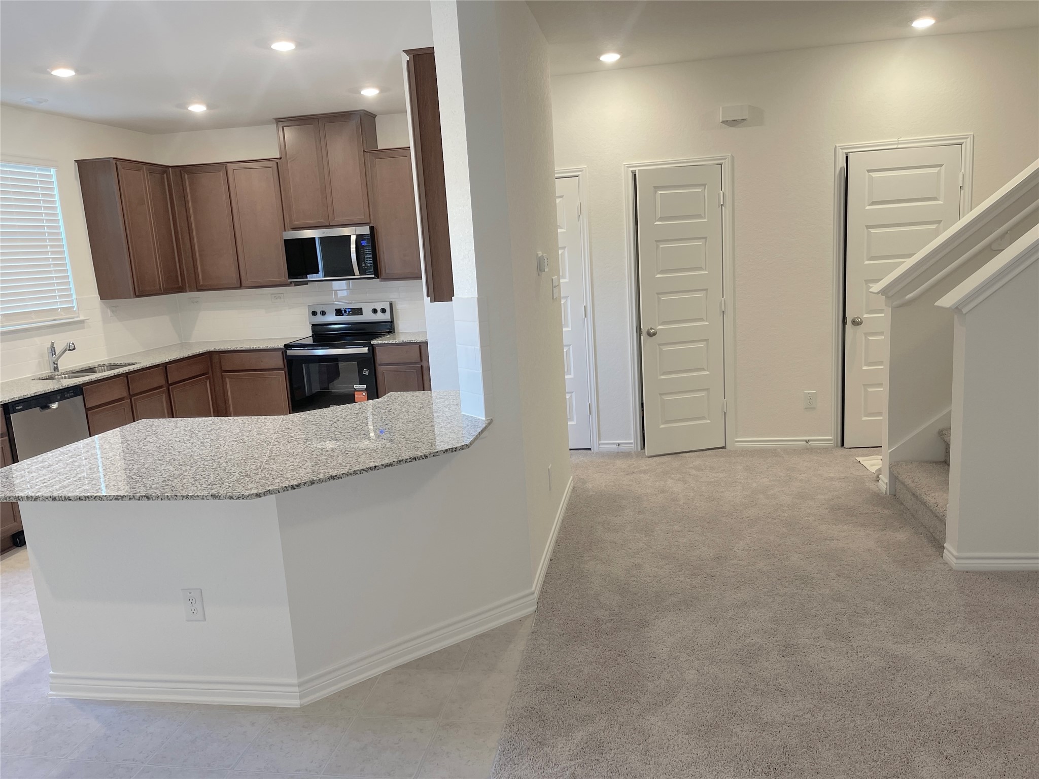 7543 Fishbowl Lane Property Photo 4