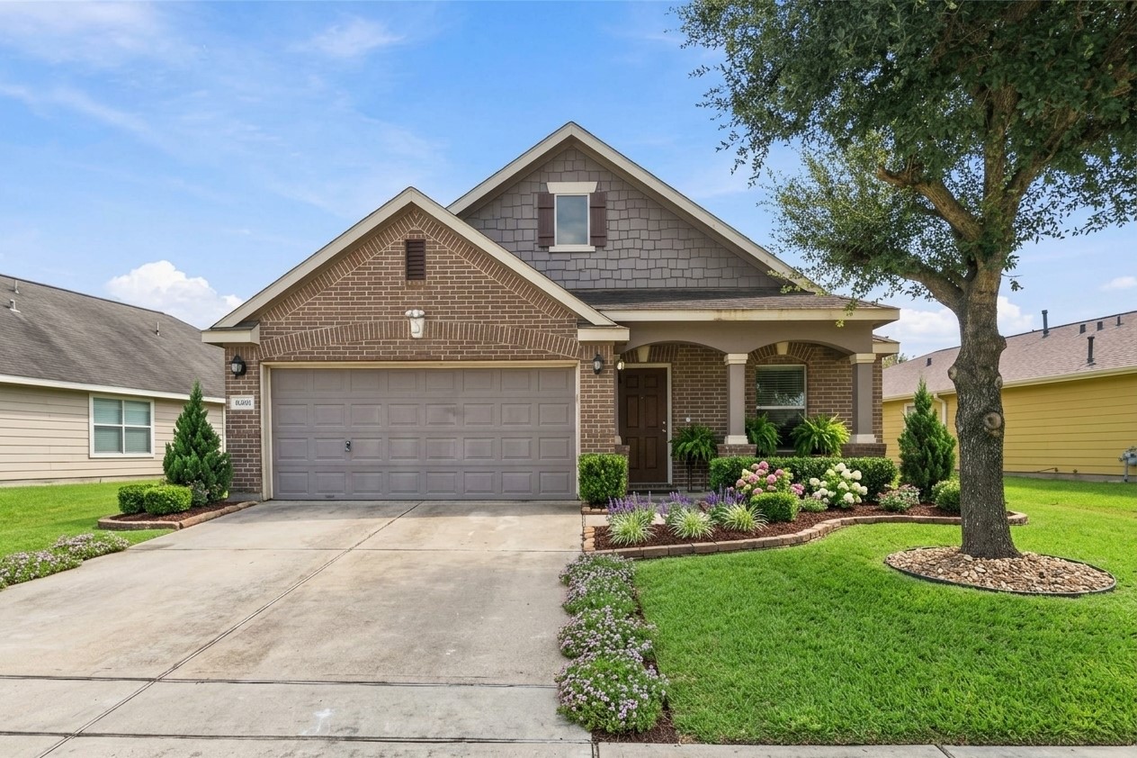 16011 Arapaho Bend Lane Property Photo 1