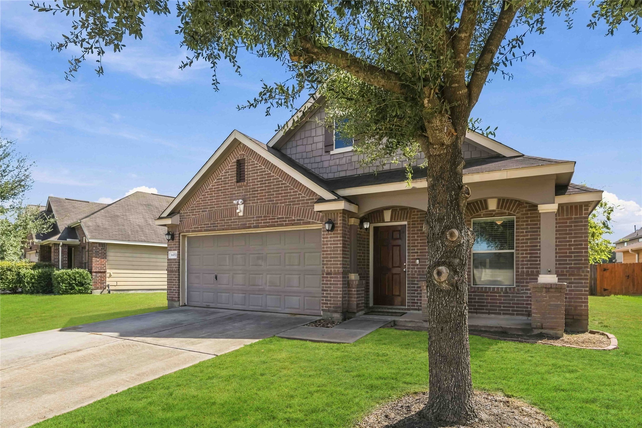 16011 Arapaho Bend Lane Property Photo 3