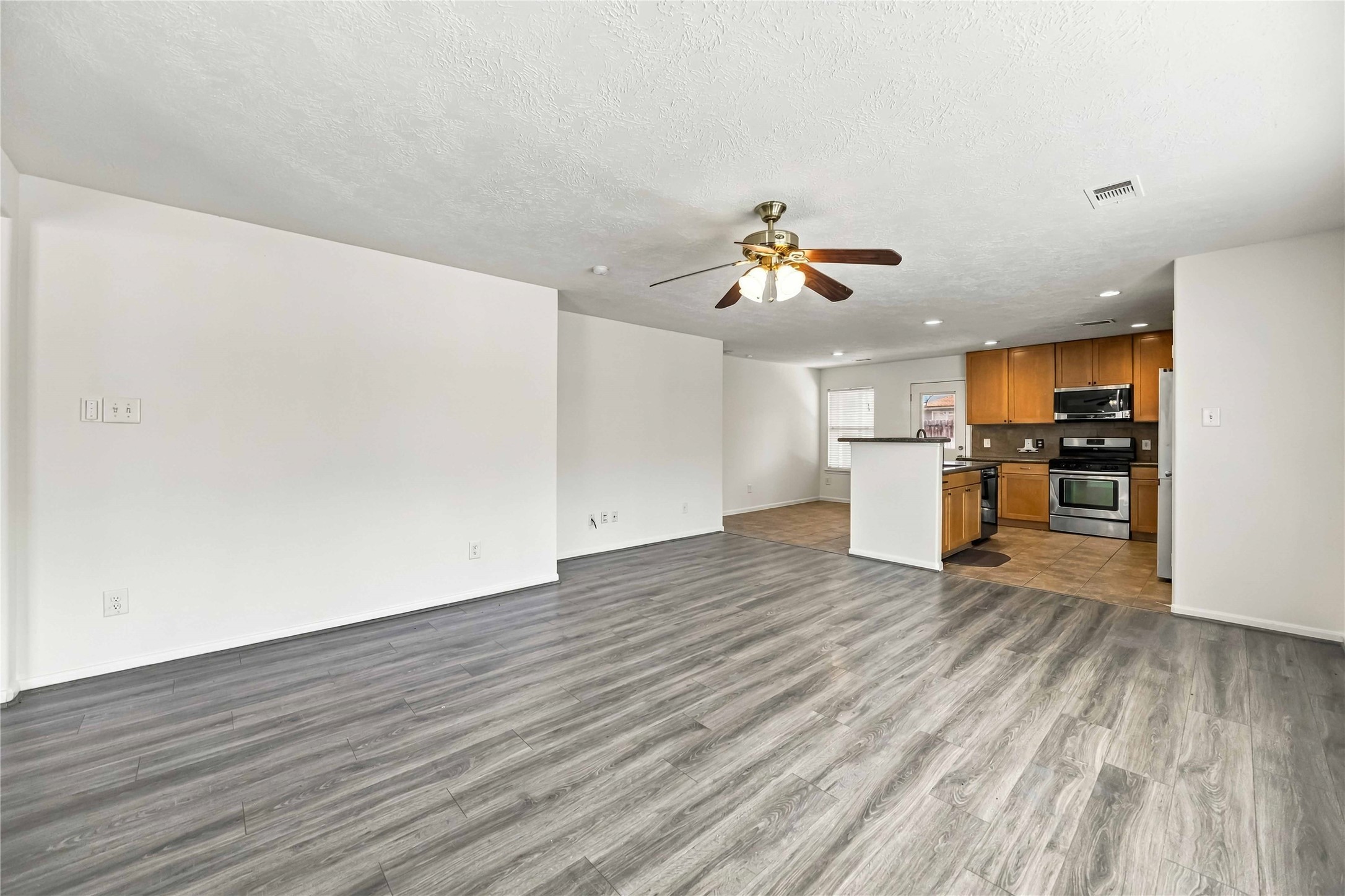 16011 Arapaho Bend Lane Property Photo 12